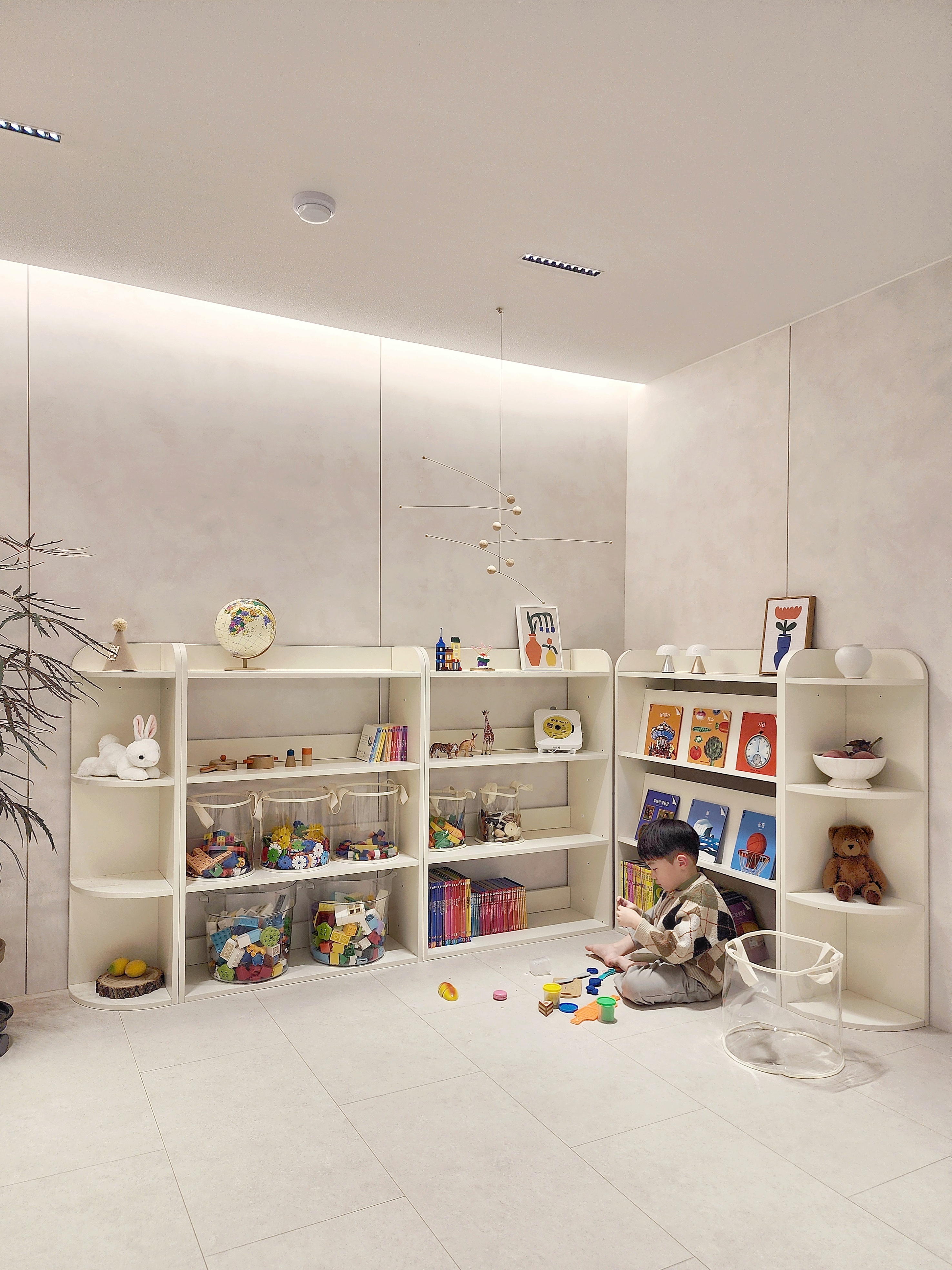 재니쓰홈 E0 올인원 책장 4단 전면책장 교구장 화이트 아이보리 아기방 아기 유아 아이방