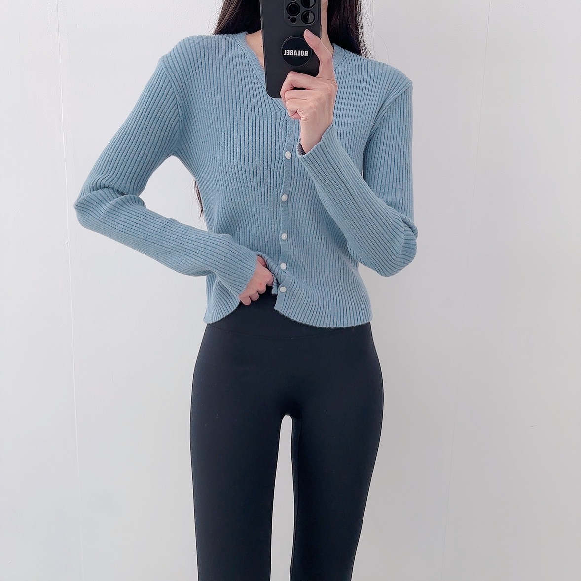 로라벨 다비 니트 가디건 브이넥 골지 하객룩 레이어드 살안타템 여성 볼레로 봄 크롭 집업 - 상세 이미지 3