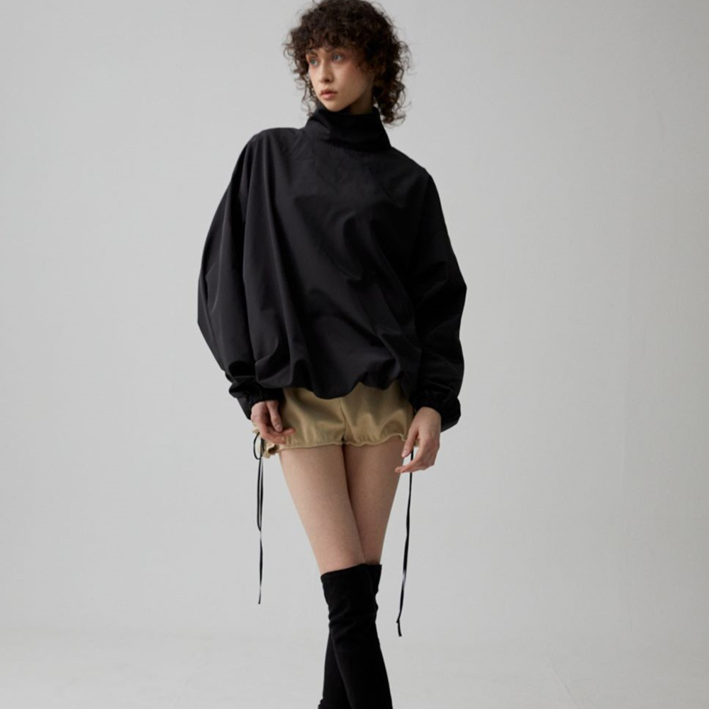 [폴앤컴퍼니] Re-nylon high neck blouse : 서울쇼룸