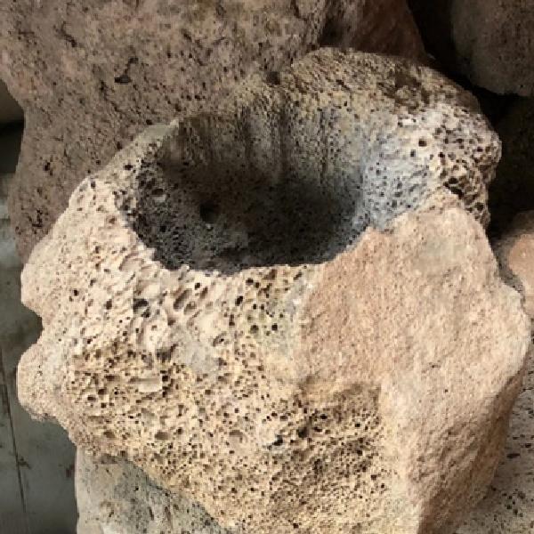 랜덤 2호 중 15cm 물 구멍 석부작용화산석 화분화산석 - 메인 이미지