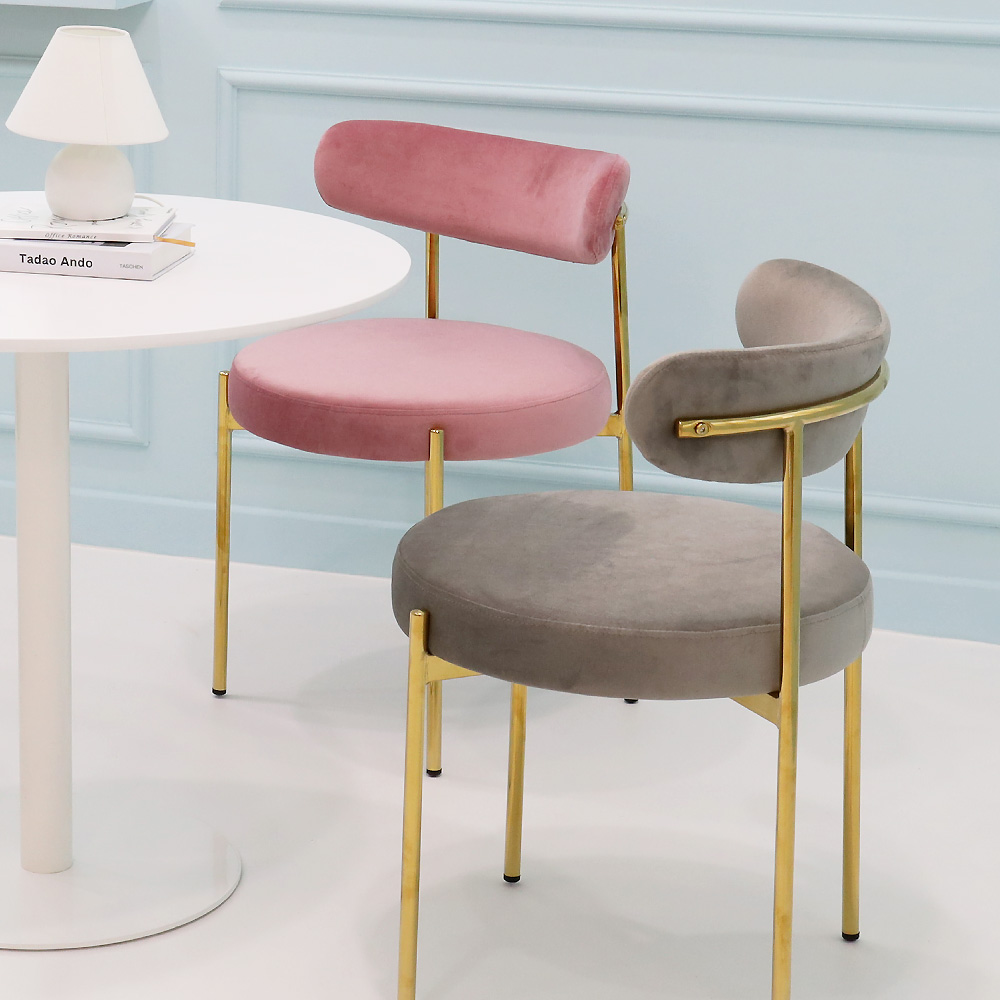 1+1 스위터 골드 벨벳 카페체어 인테리어 디자인 식탁의자