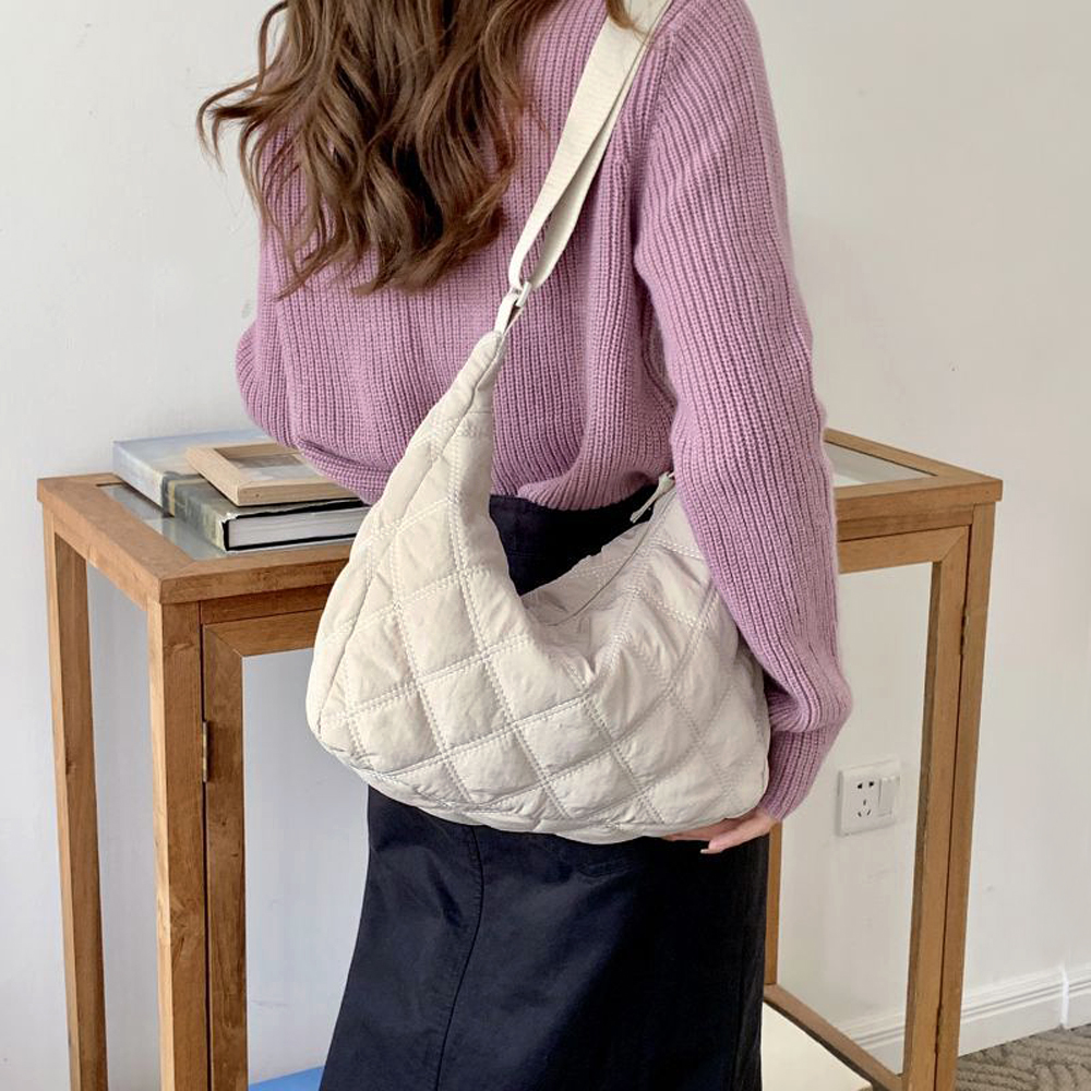 여성 나일론 반달 여행용 크로스백 가벼운 보부상 크로와상백 해외 여행 핸드폰 가방