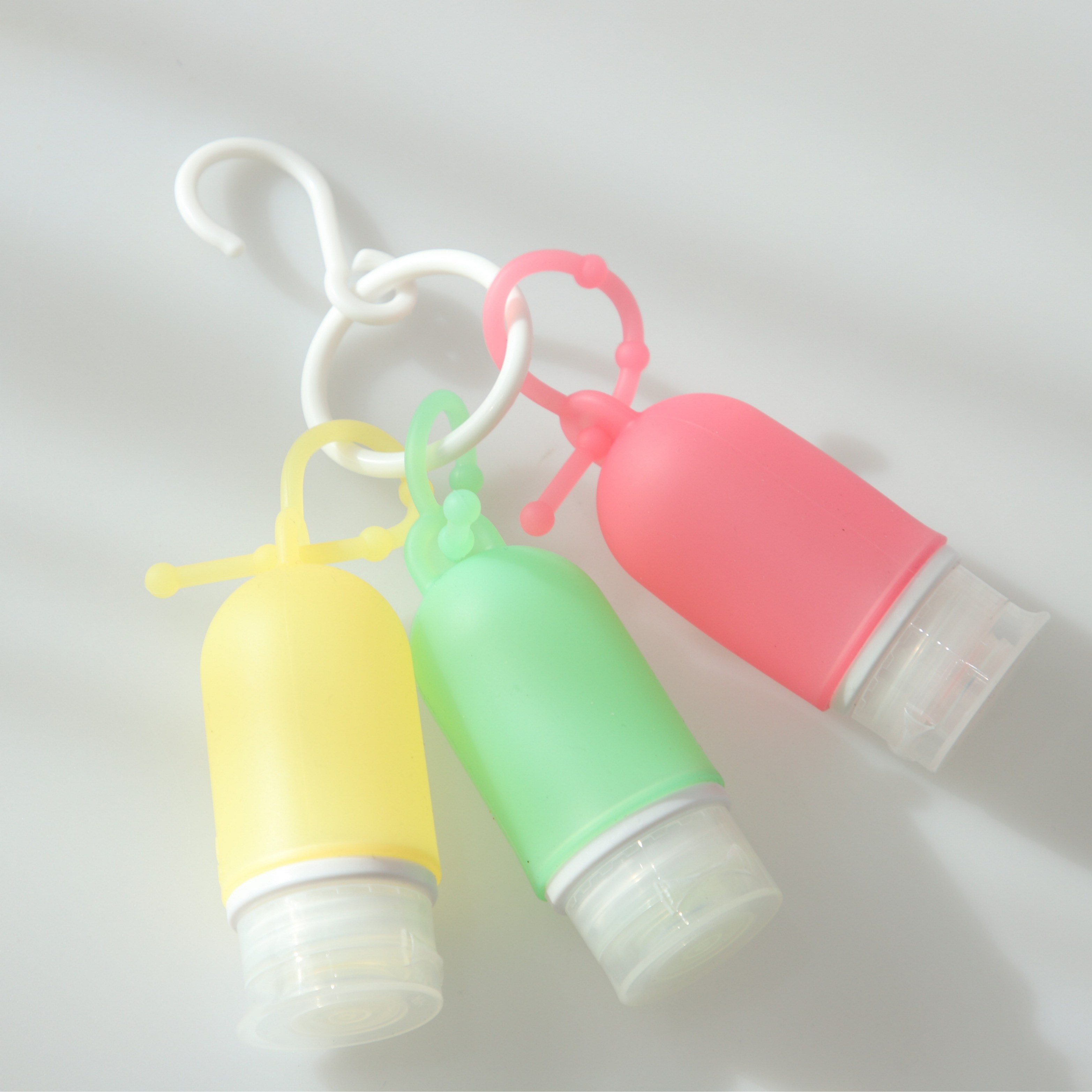 트라이투게더 실리콘공병 수영장 여행용 고리형 휴대용 샴푸통 50ml 3개 세트 - 메인 이미지
