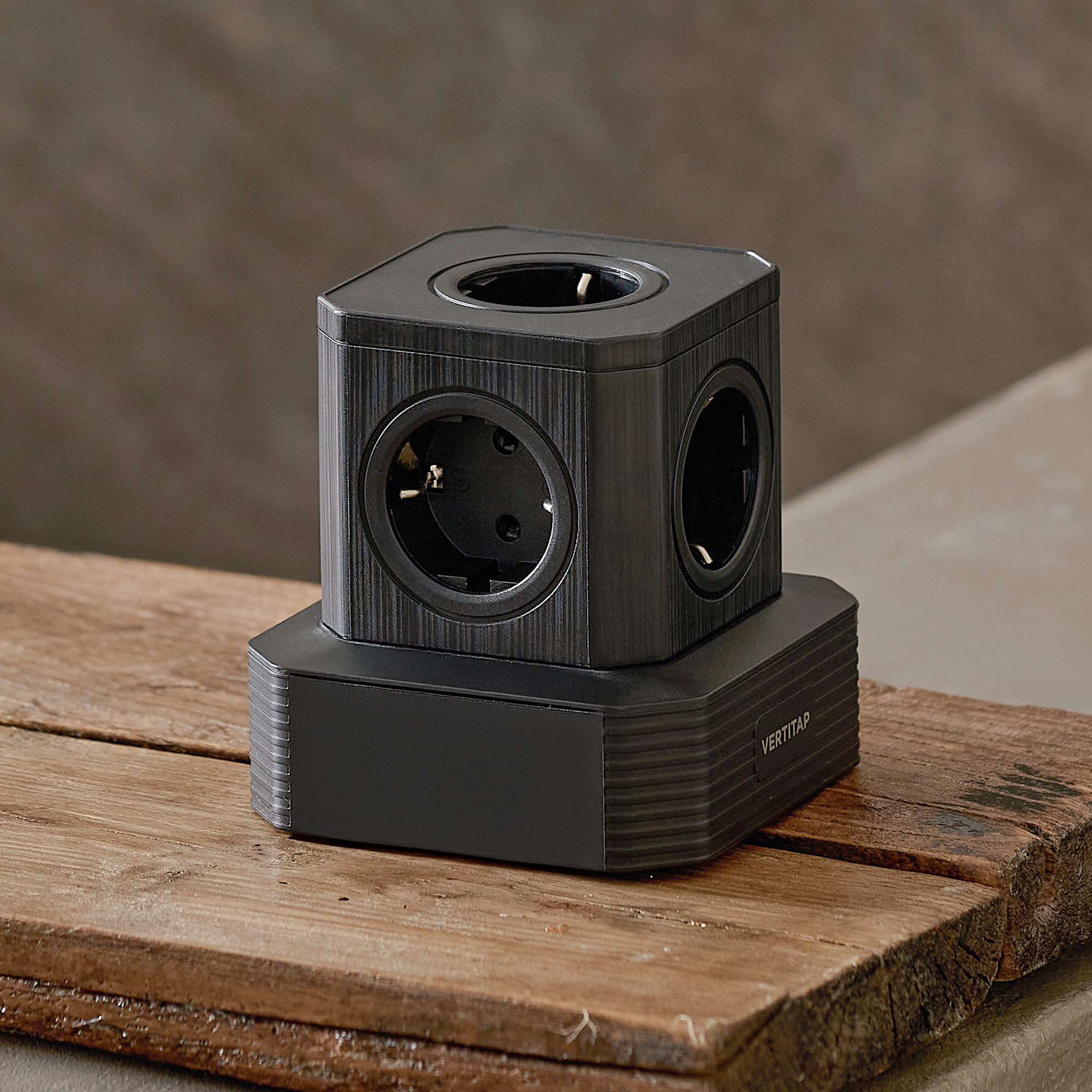 버티탭 고용량 4000W 타워 멀티탭 큐브 5구 여행용 멀티 어댑터 콘센트 캠핑 디자인