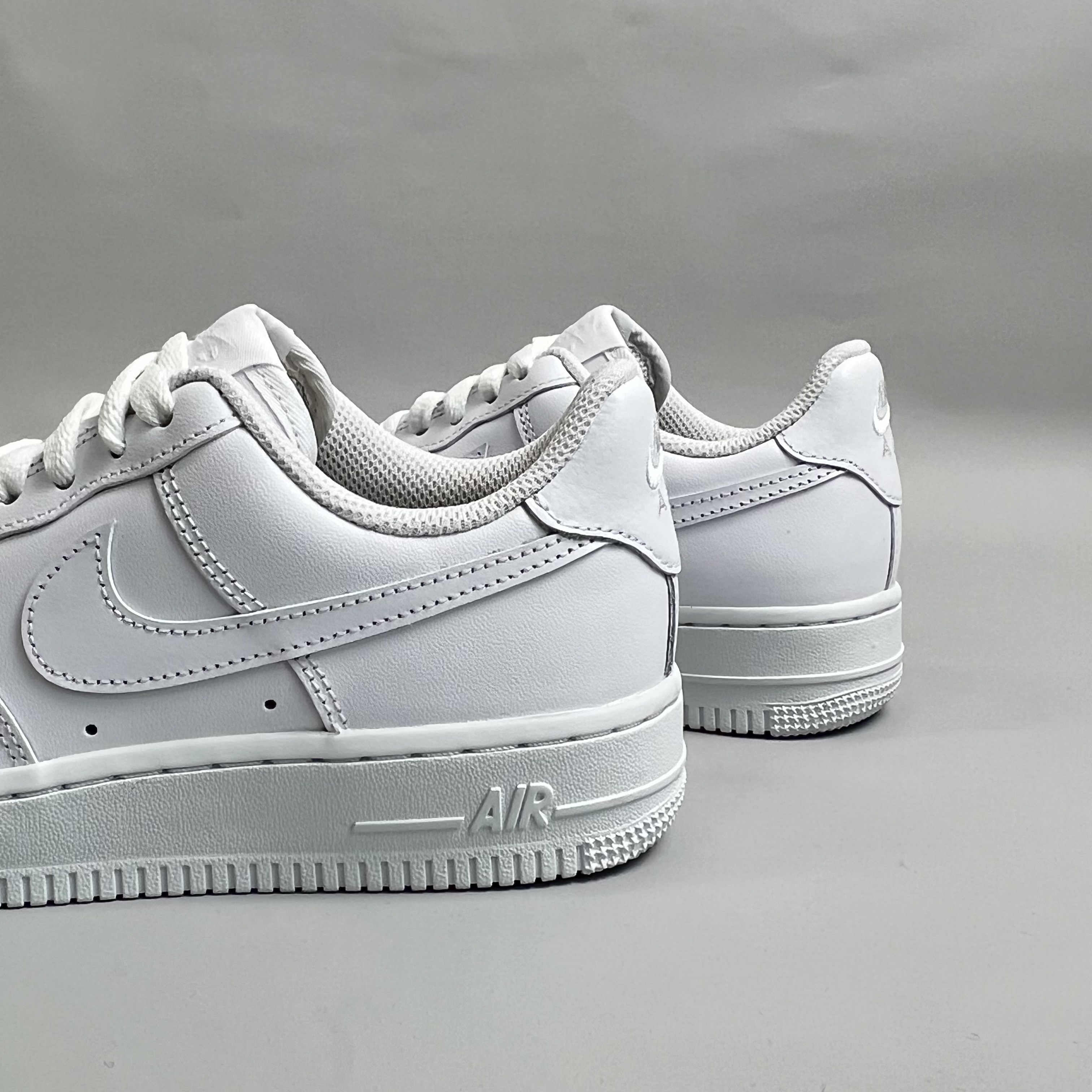 나이키 에어포스 1 07 로우 올백 트리플 화이트 올검 올흰 블랙