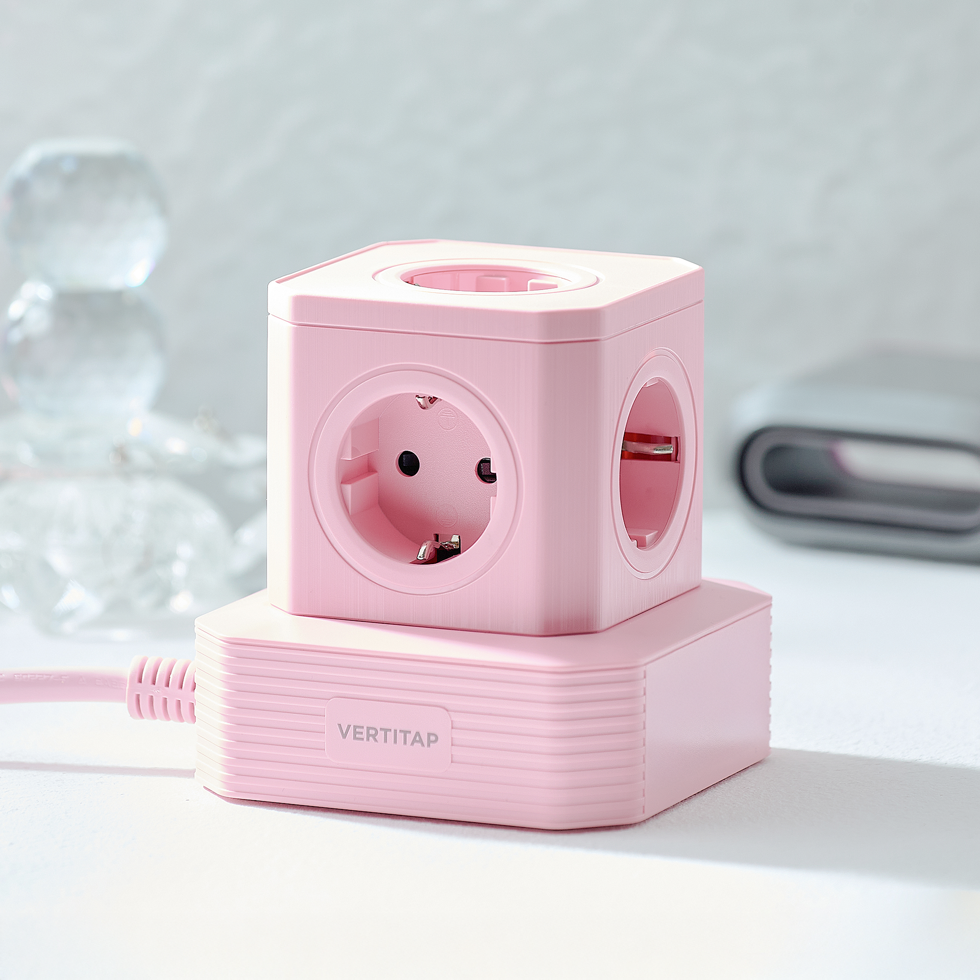 버티탭 고용량 4000W 타워 멀티탭 큐브 5구 여행용 멀티 어댑터 콘센트 캠핑 디자인