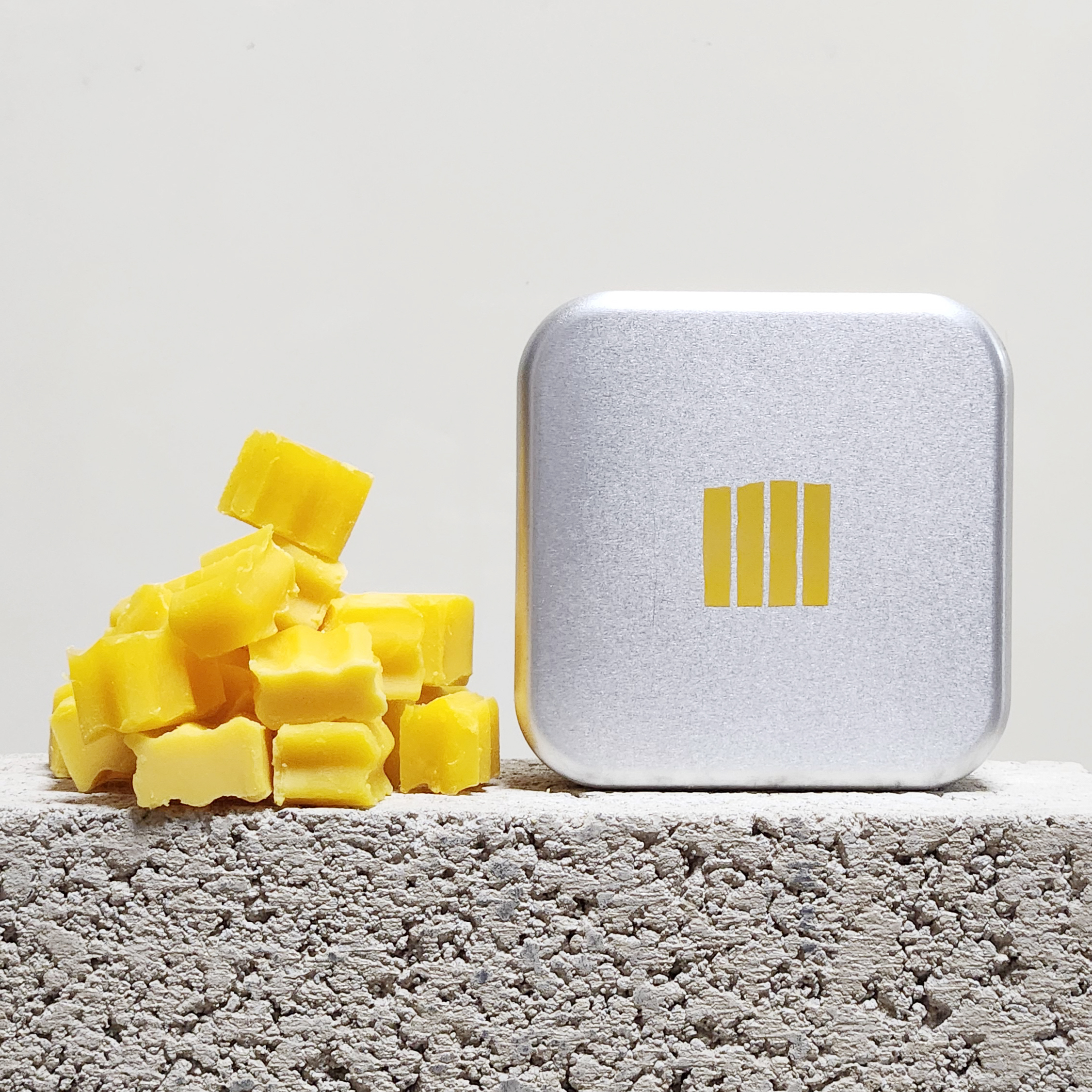 [올인원] 깍뚝썰은 식물성 오일 71% 촉촉한 휴대용 비누 30개입 - 상품 이미지