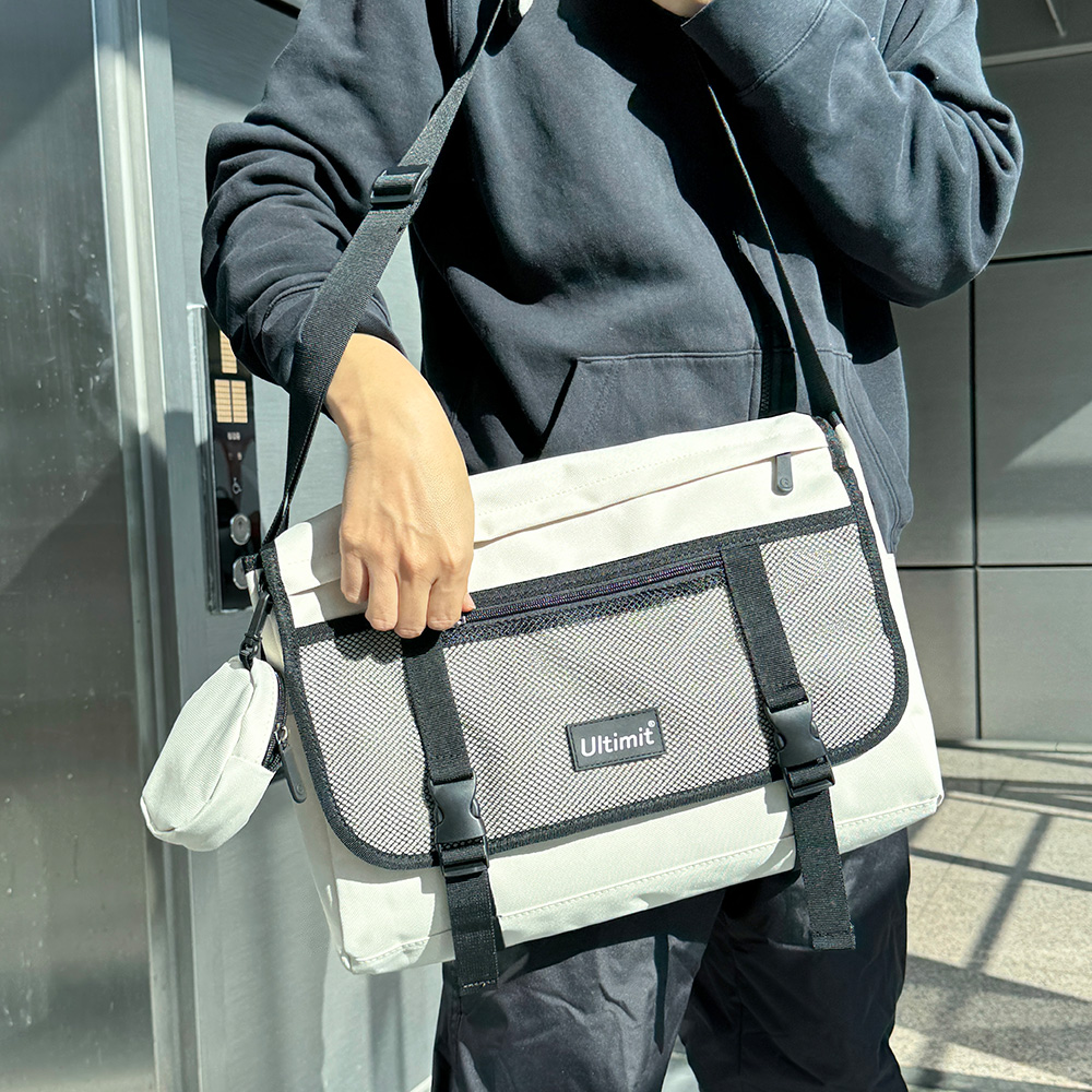 중 고등학생 가벼운 메신저백 남학생 여학생 빅사이즈 크로스백 대학생 옆으로매는 책가방 이미지 7