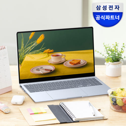 삼성 갤럭시북4 엣지의 AMOLED 디스플레이