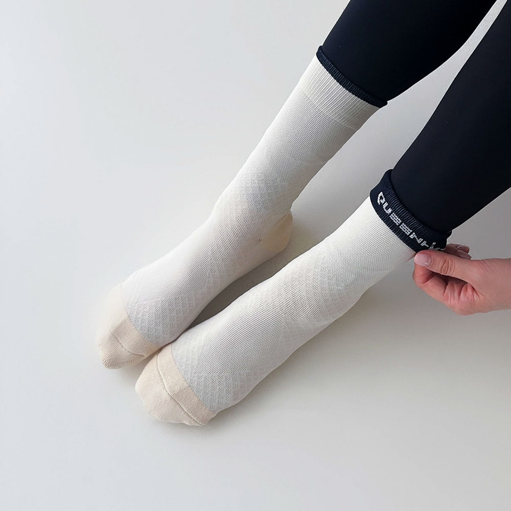 퀸하이크 나일론 장목 등산양말 러닝 자외선차단 컴프레션 여성 롱삭스 항균 통기 크림 - 상세 이미지 4