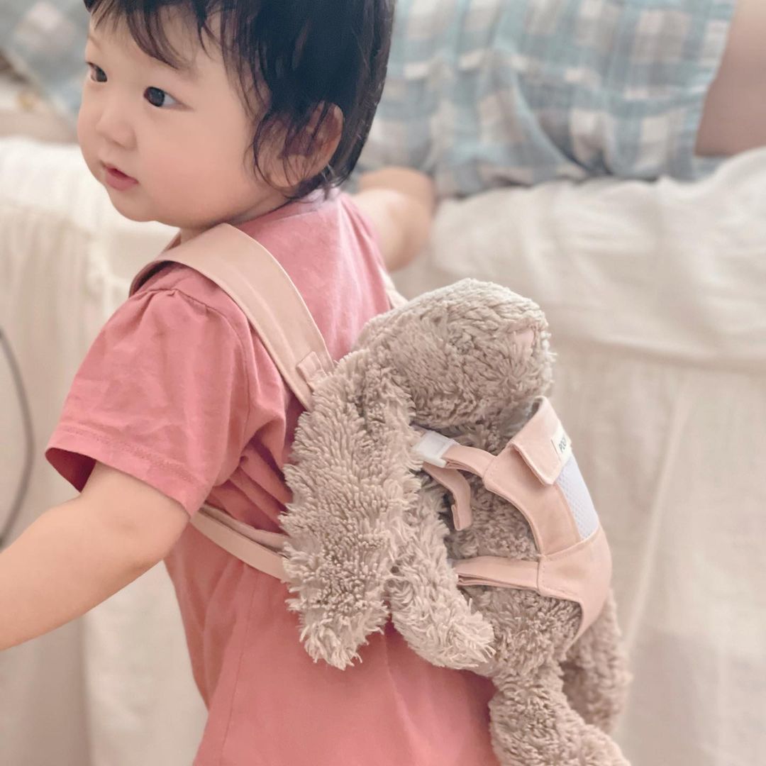 베이비소풍 포그니 인형 아기띠 애착인형 콩콩이 콩순이 역할놀이의상 어부바 인형포대기 - 상품 이미지