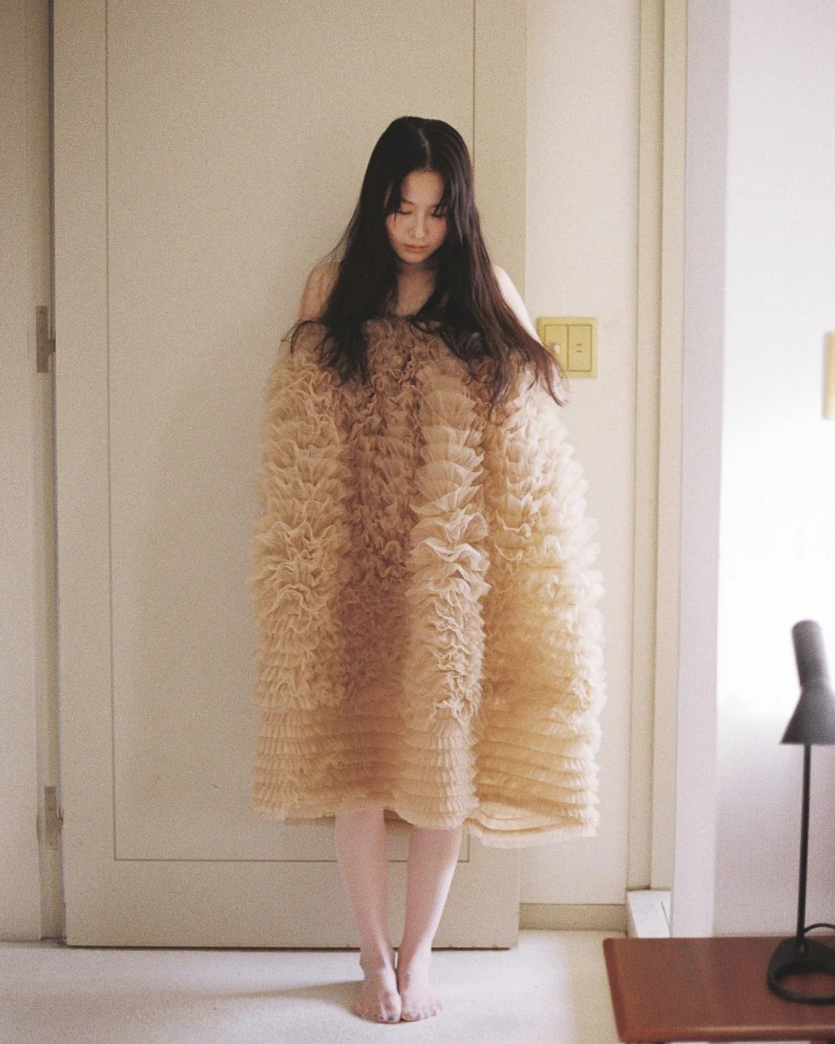 비비 Bibiy DARLENE SHUSHU SKIRT 슈슈 스커트 베이지 - 상품 이미지