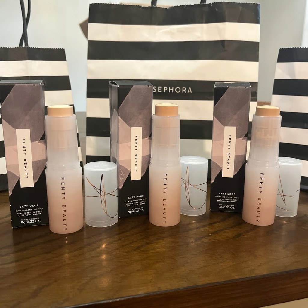 펜티뷰티 스틱 파운데이션 스틱파데 이즈 드롭 스틱 블러 fenty beauty - 상품 이미지