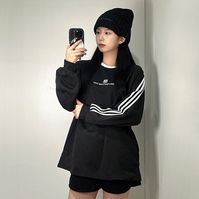스포티 티 오버핏 긴팔 맨투맨 트랙 티셔츠 2color Y2K 남녀공용 커플 레터링 - 메인 이미지