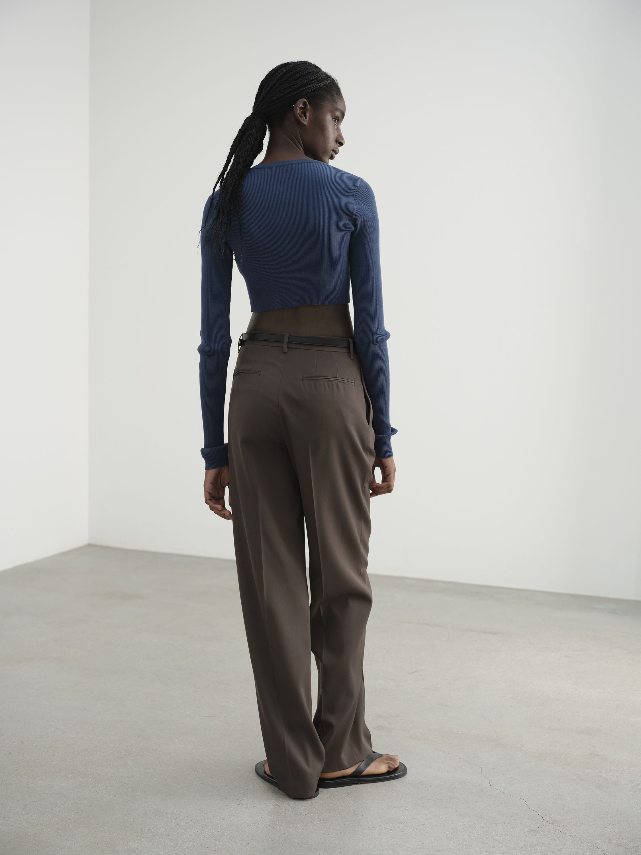 오라리 AURALEE LIGHT WOOL MAX GABARDINE 여성 슬랙스 - 상세 이미지 3