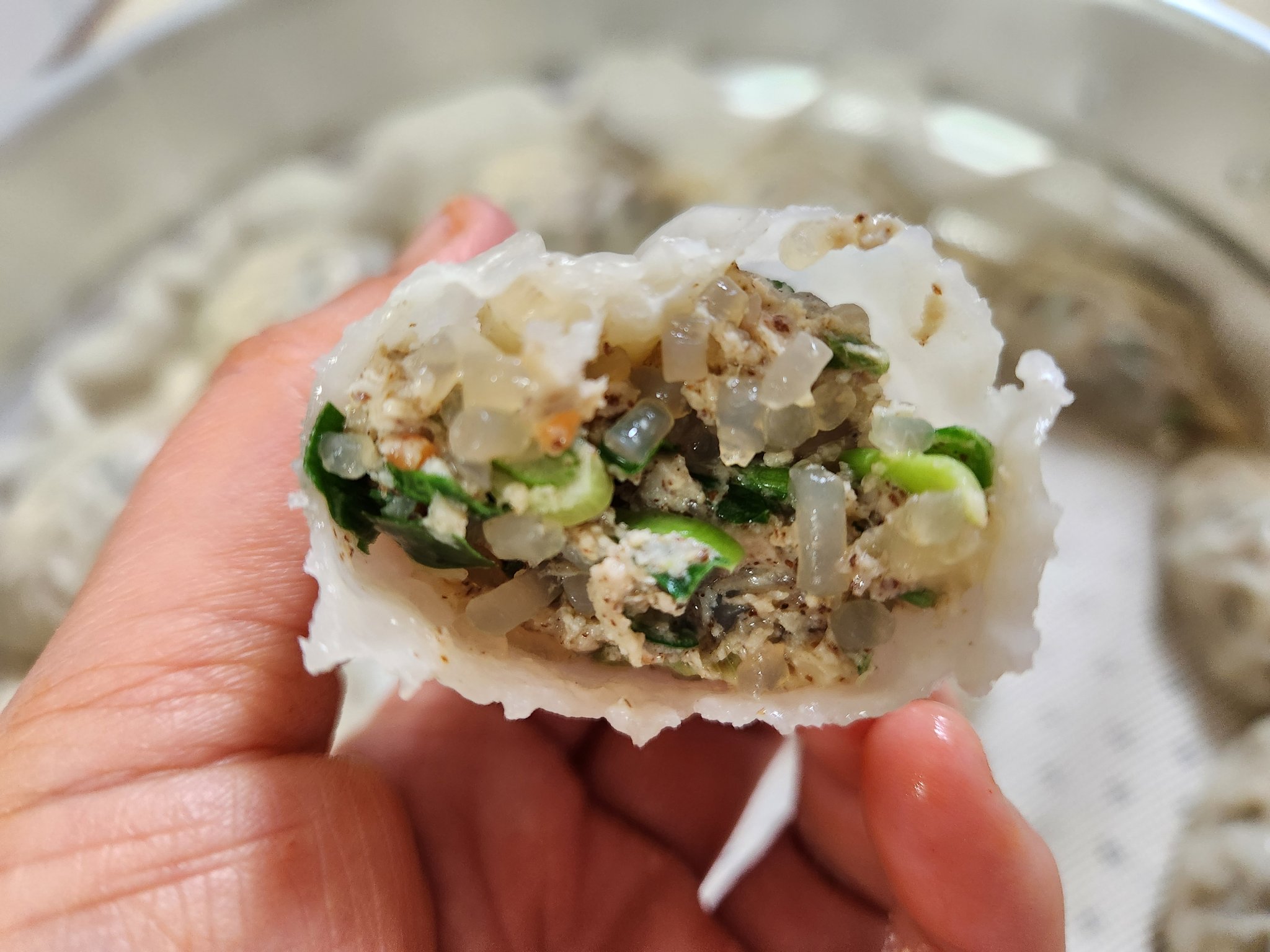 금왕 수제 김치만두 고기만두 12개 (600g 이상) 직접 빚은 전통음식 간편조리 매콤한 맛 고소한 맛 - 상세 이미지 5