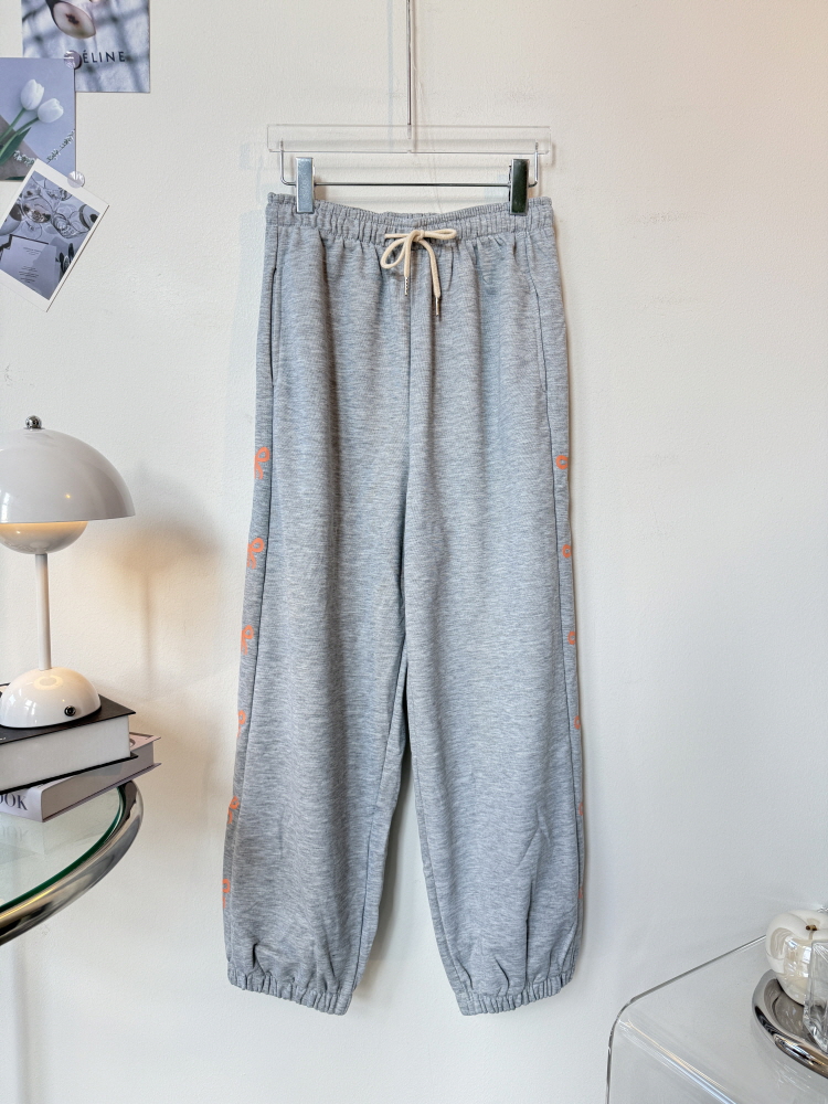 리본 프린트 쭈리 트랙 조거 트레이닝 팬츠 - 상세 이미지 3