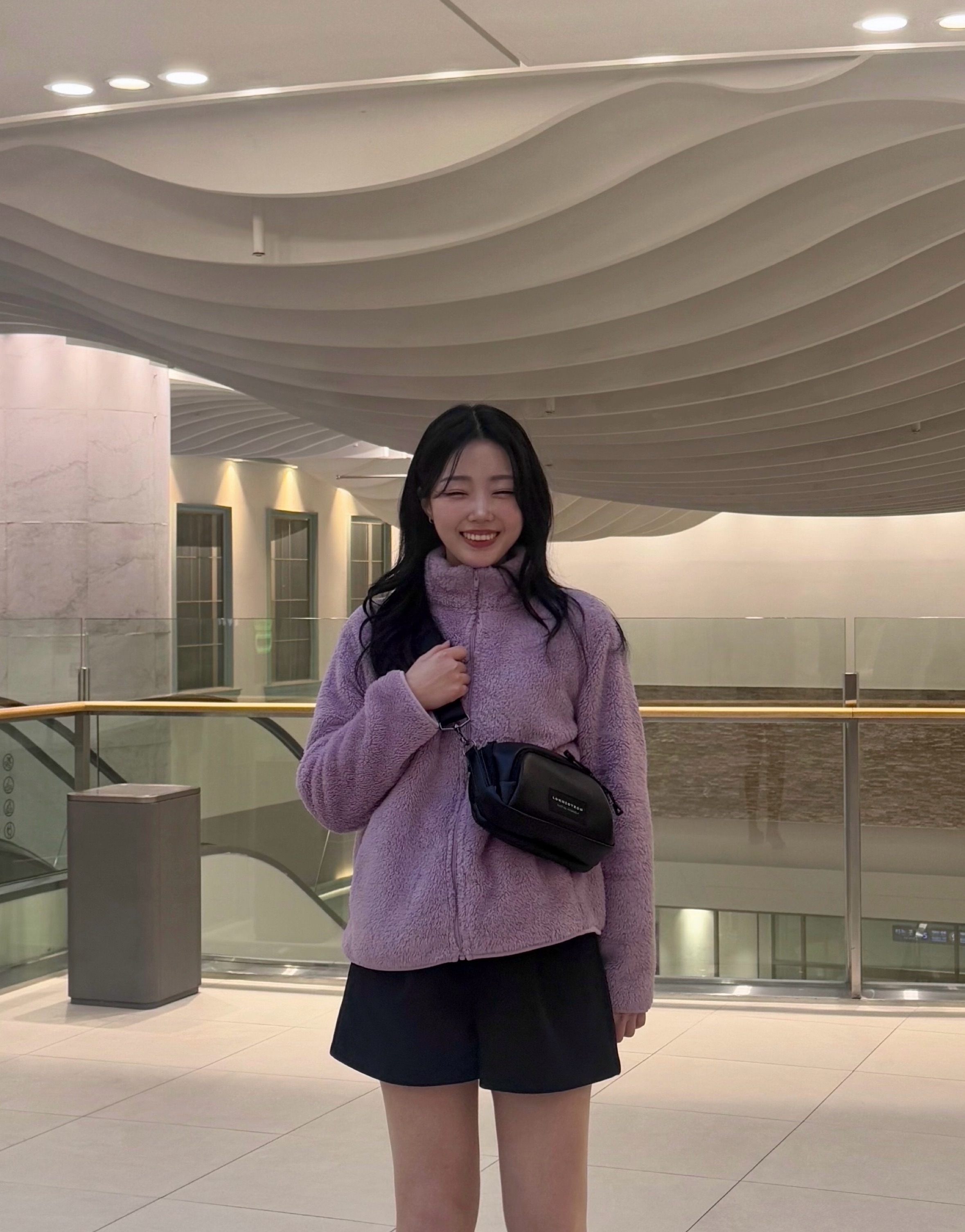 론네바이론 야키 더블랙 레더 유럽여행가방 핸드폰 슬링백 해외여행용 미니백 가방