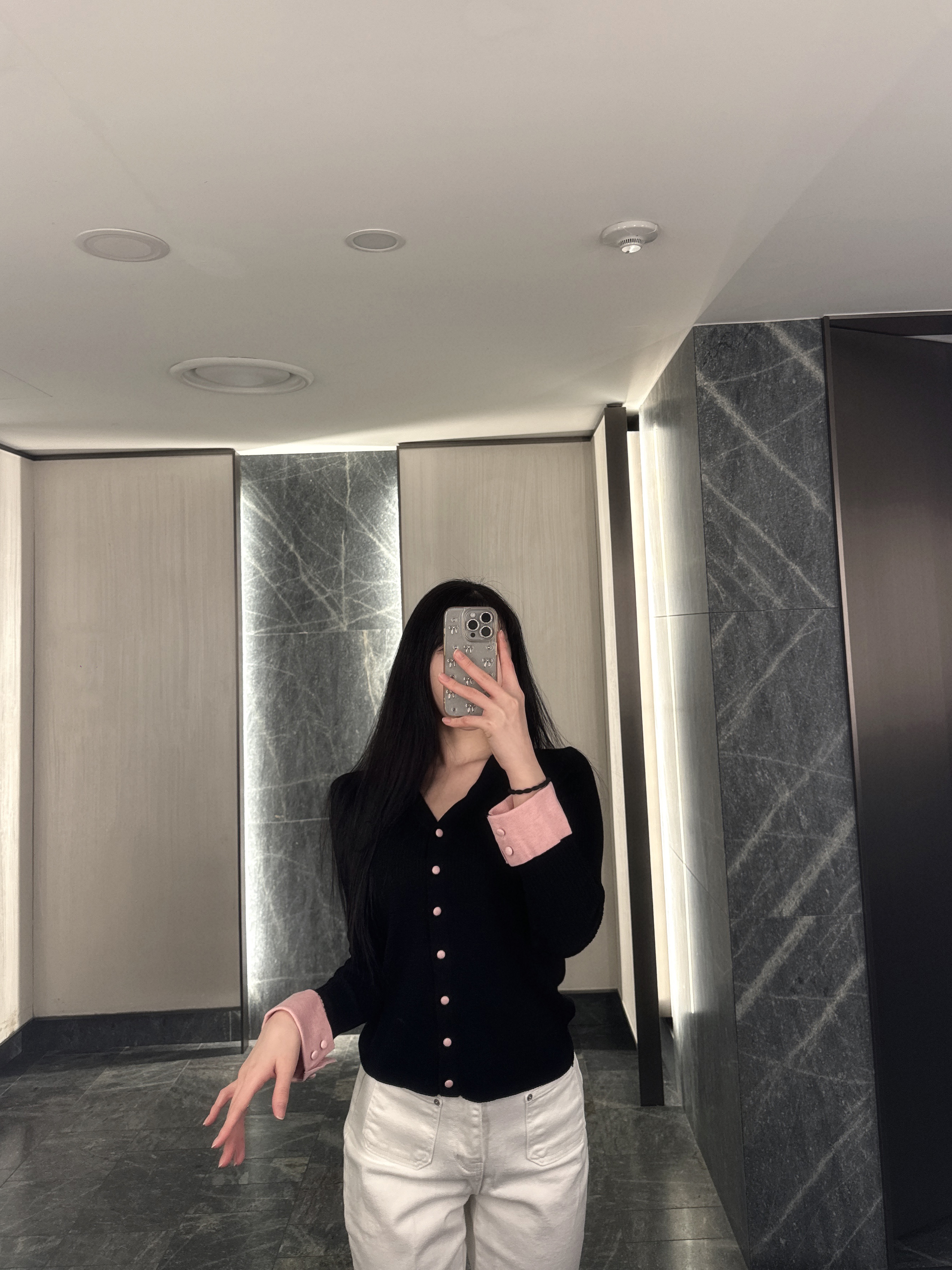 [블랙핑크/왕강추💕] 여리 소매 배색 단추 가디건 (수입) 상세 이미지 6