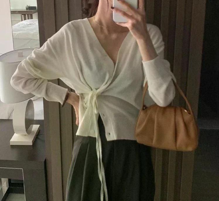 여친룩 슬림핏 니트 가디건 허리 조임 V넥 여성용 사이드 끈 스웨터 상의 흰색 - 상세 이미지 3