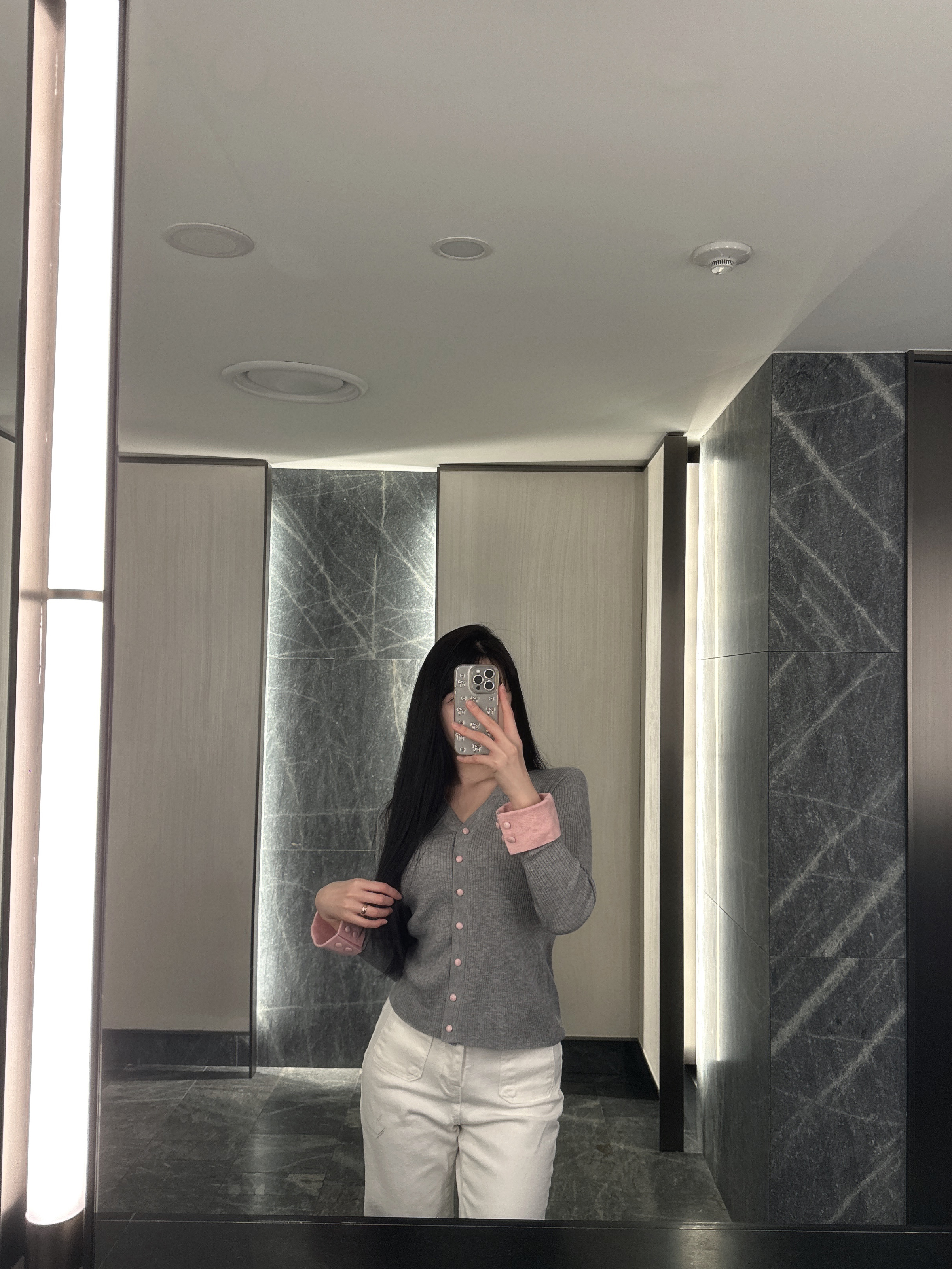 [블랙핑크/왕강추💕] 여리 소매 배색 단추 가디건 (수입) 상세 이미지 15