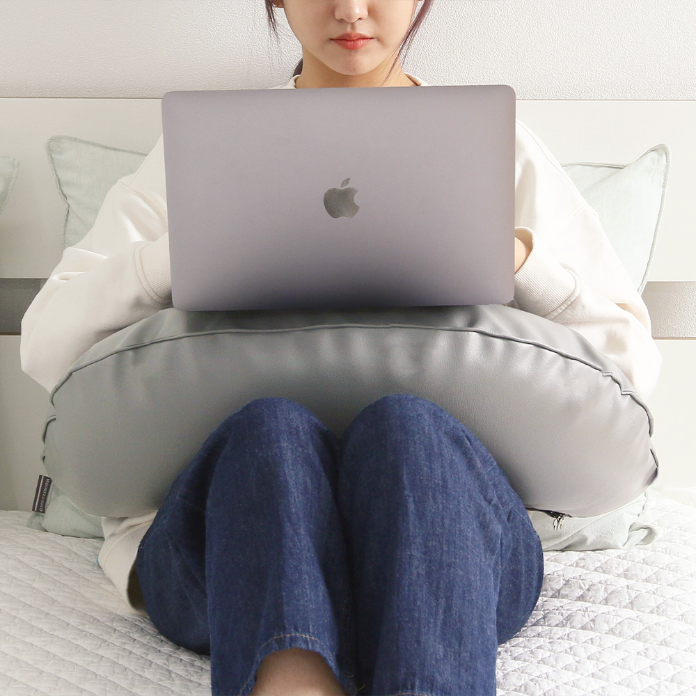 우리앤데코 국산 허그 반달쿠션 미용실 배꼽 독서 바나나 쿠션 솜포함 블랙 구름솜 500g