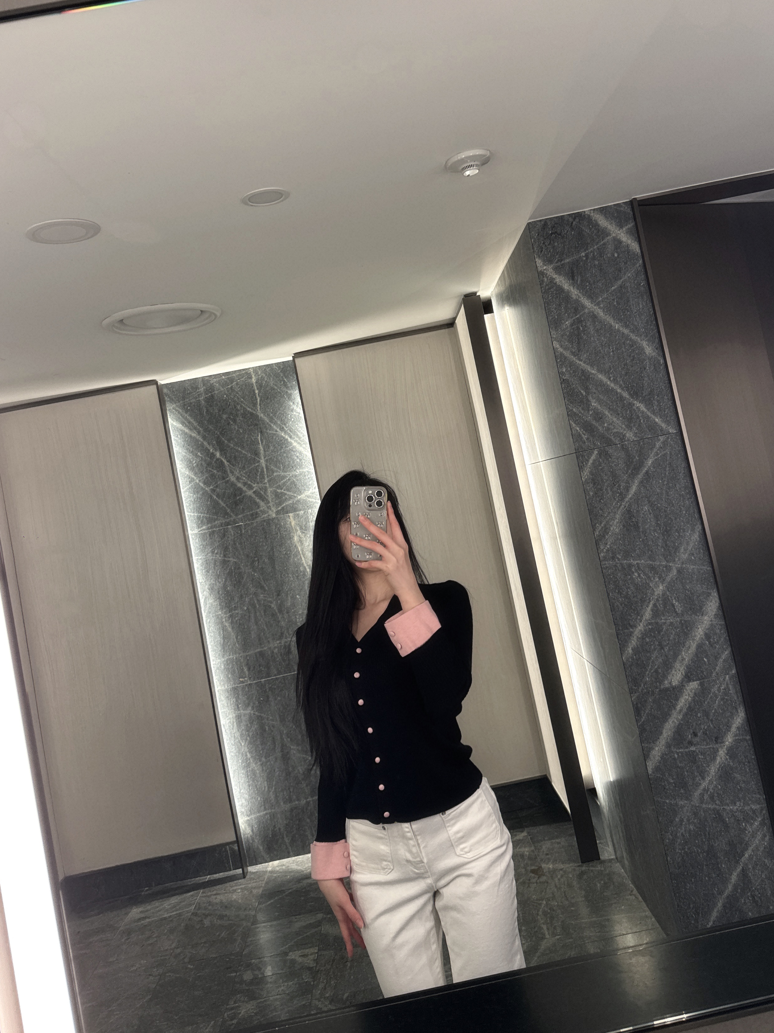 [블랙핑크/왕강추💕] 여리 소매 배색 단추 가디건 (수입) 상세 이미지 9