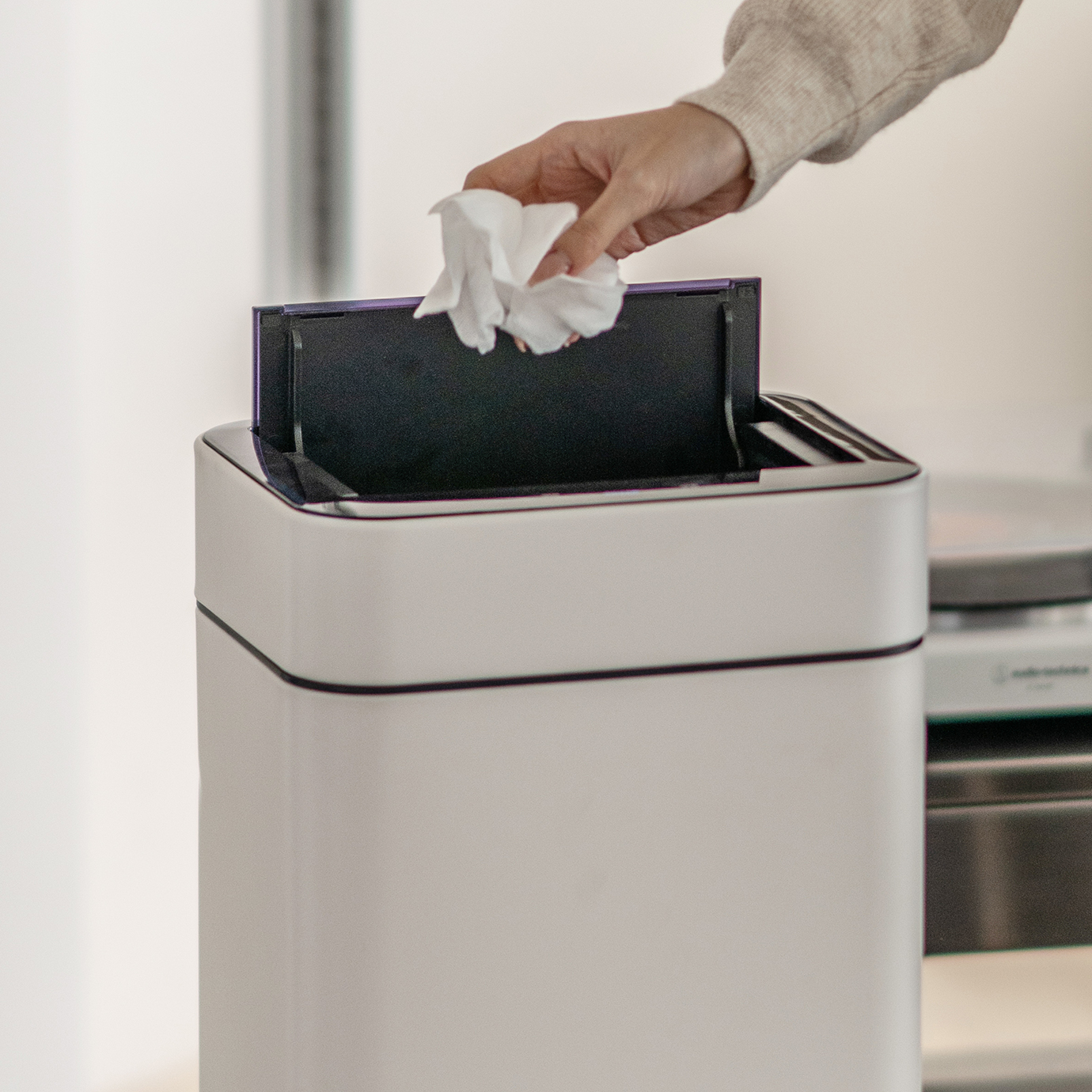 단독컬러/자동센서 오존살균 슬릿형 쓰레기통26L 종량제호환 저소음 화이트