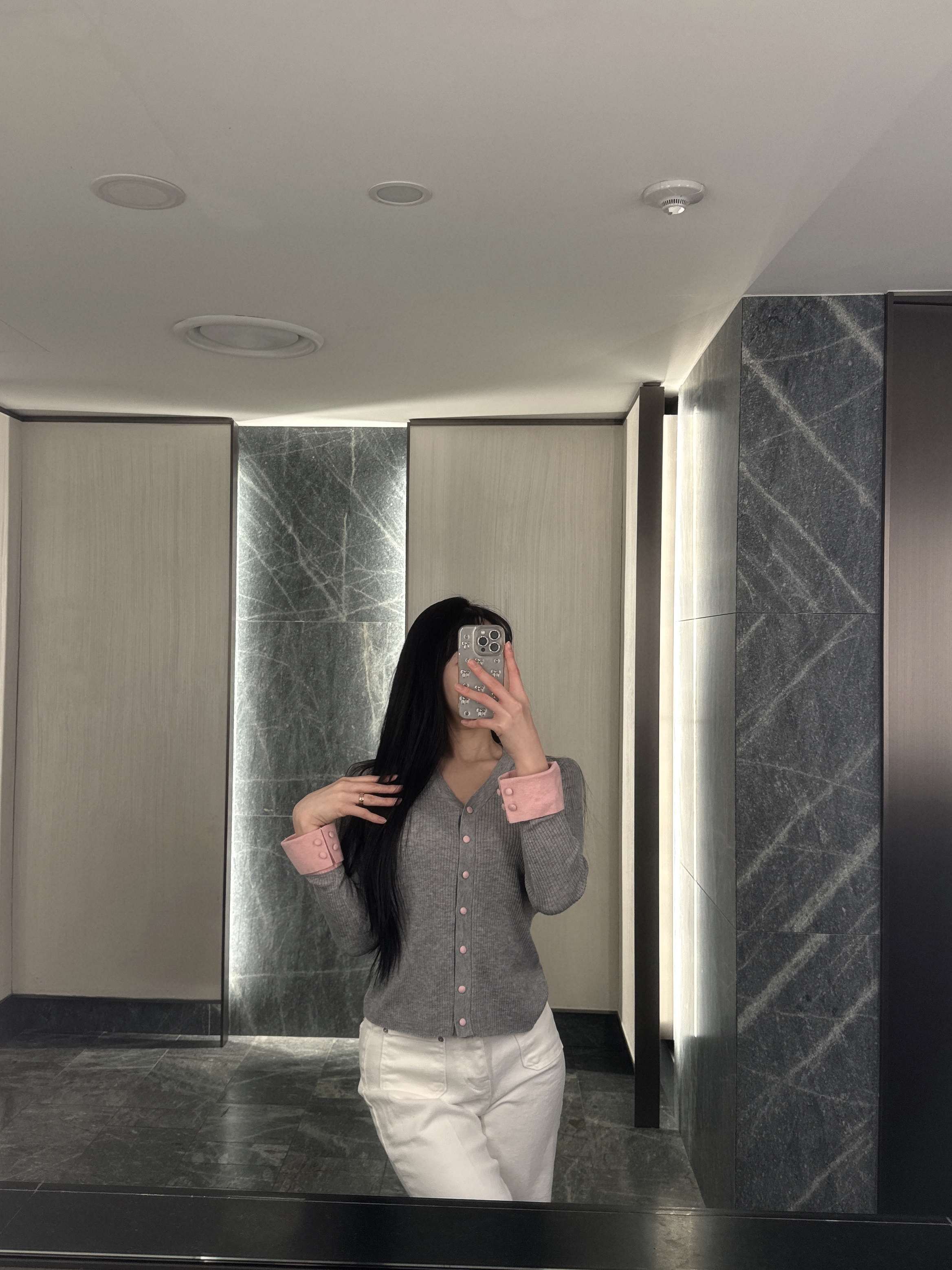 [블랙핑크/왕강추💕] 여리 소매 배색 단추 가디건 (수입) 상세 이미지 18