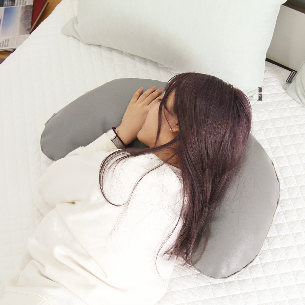 우리앤데코 국산 허그 반달쿠션 미용실 배꼽 독서 바나나 쿠션 솜포함 블랙 구름솜 500g