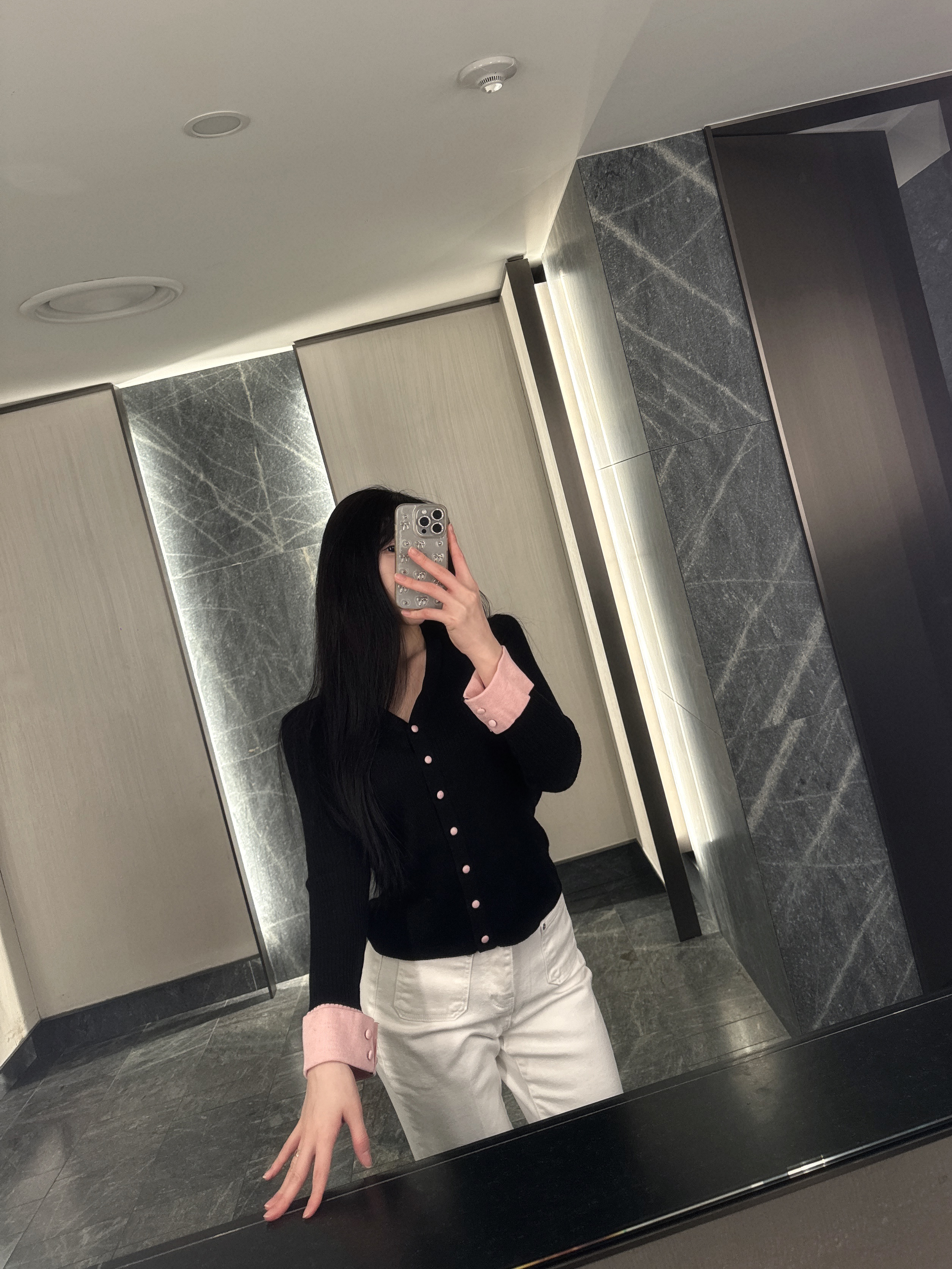[블랙핑크/왕강추💕] 여리 소매 배색 단추 가디건 (수입) 상세 이미지 1