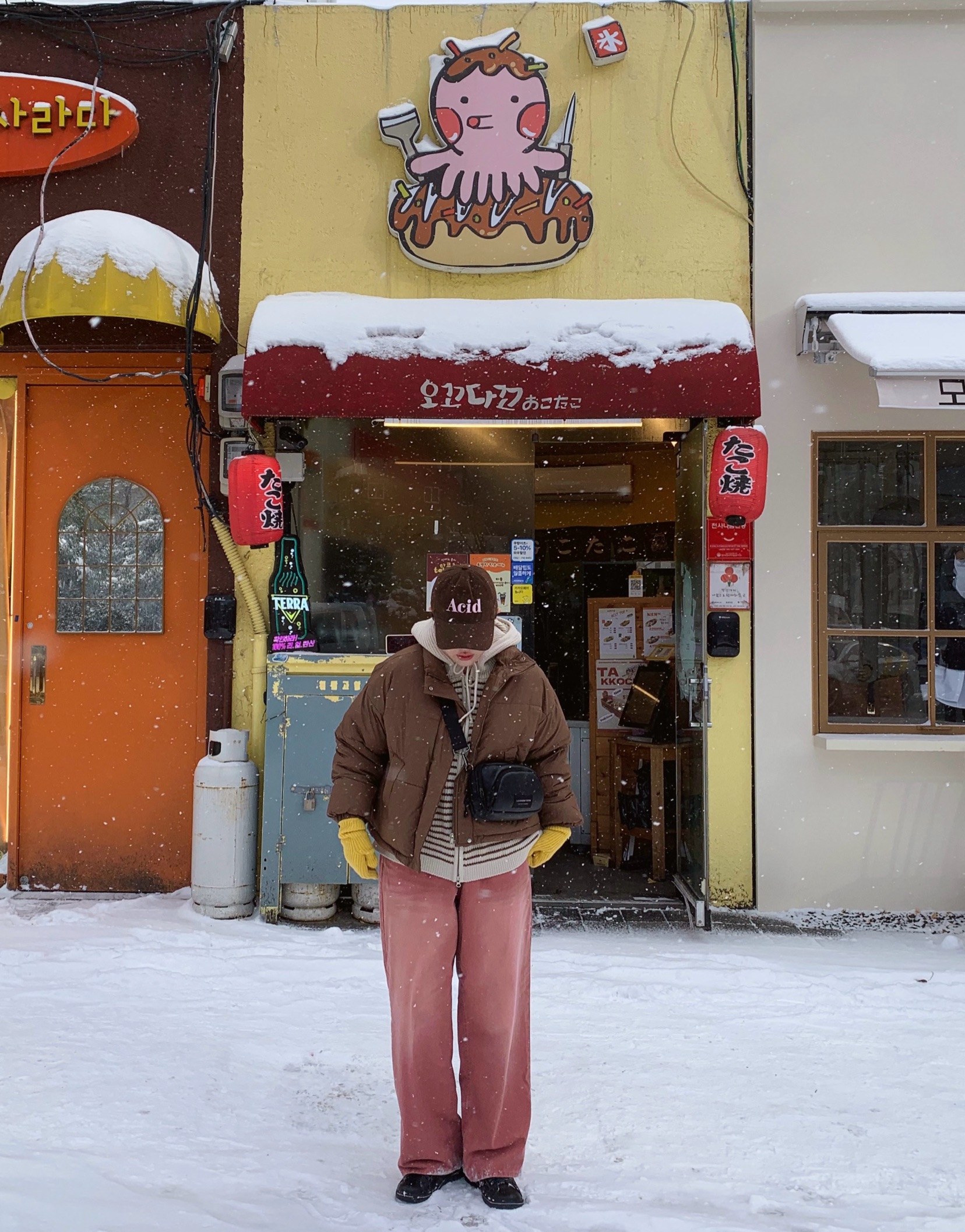 론네바이론 야키 더블랙 레더 유럽여행가방 핸드폰 슬링백 해외여행용 미니백 가방