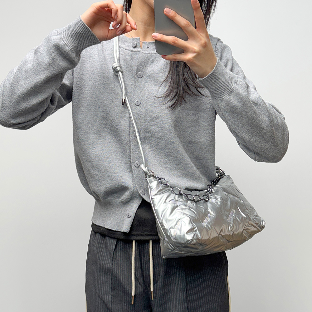 가벼운 PU소재 패딩 아담한 미니 숄더백 실버 골드 블랙 아이보리 호보백 - 상세 이미지 4