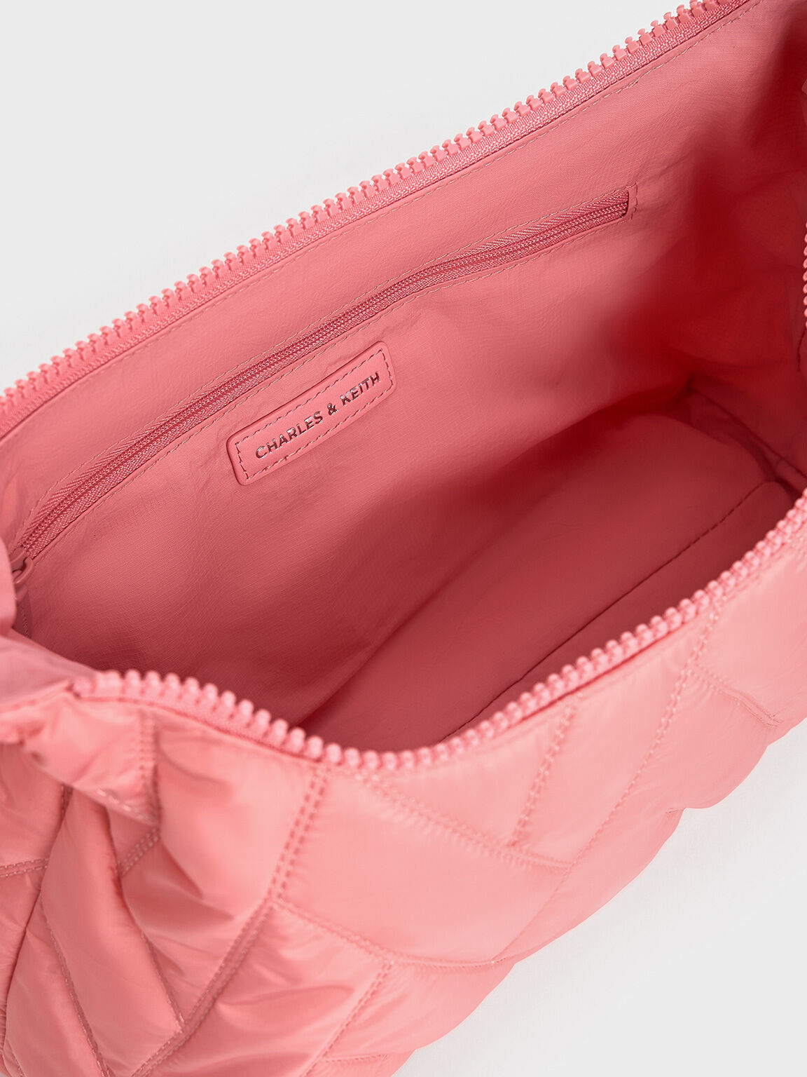 [찰스앤키스] 나일론 쉐브론 숄더백 - Guava Pink CK2-20782535-1 - 상세 이미지 5