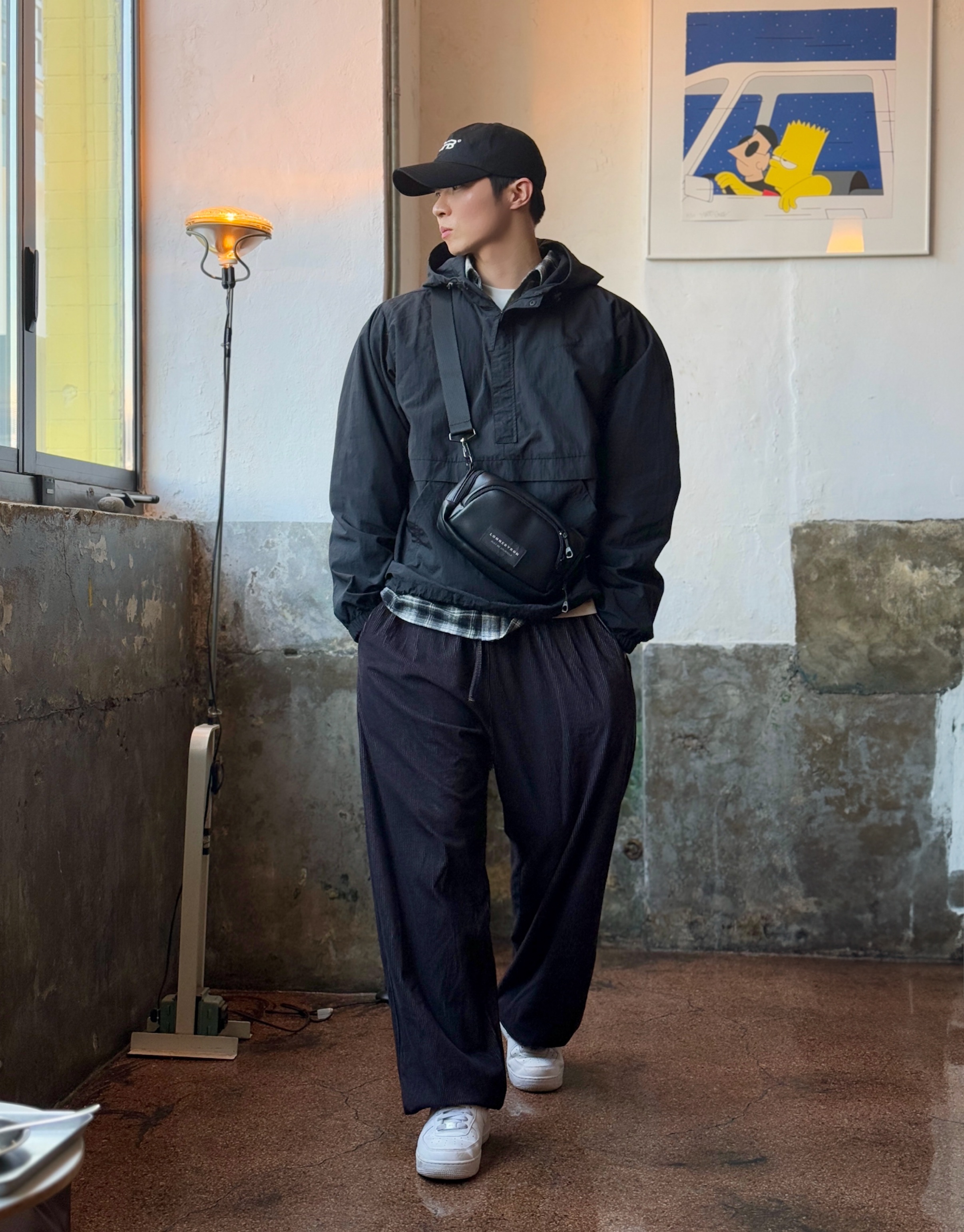 론네바이론 야키 더블랙 레더 유럽여행가방 핸드폰 슬링백 해외여행용 미니백 가방