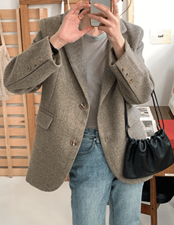 크럼블 스탠다드 루즈핏 클래식 보카시 투버튼 울 하프 자켓 - 상품 이미지