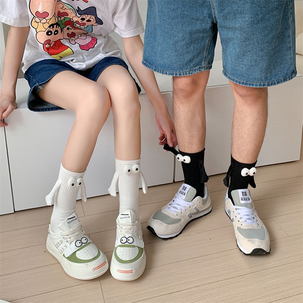 자석양말 커플 귀여운 캐릭터 손잡는 양말 쓸데없는 웃긴 재밌는 양말 선물 4종 - 상세 이미지 4