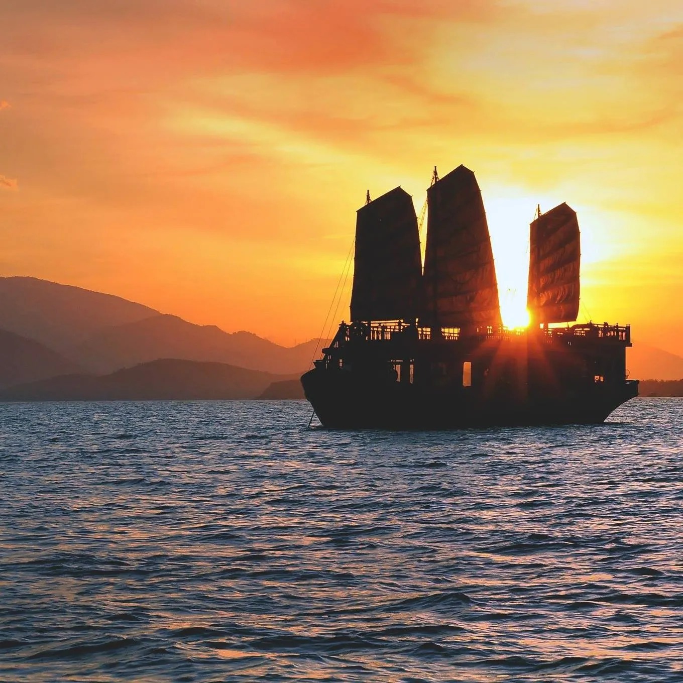 나트랑 크루즈 투어 황제 디너 선셋 투어