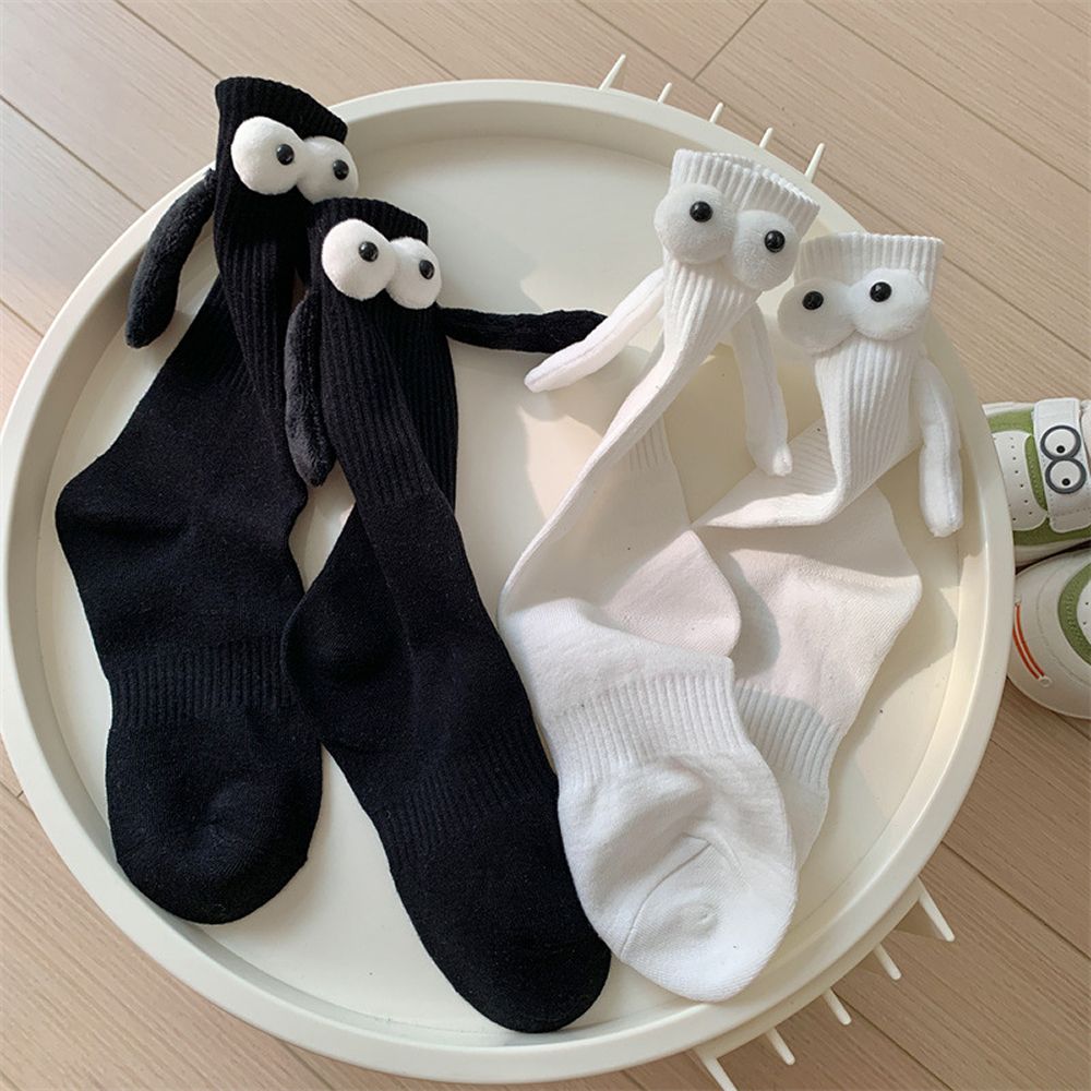 자석양말 커플 귀여운 캐릭터 손잡는 양말 쓸데없는 웃긴 재밌는 양말 선물 4종 - 상품 이미지