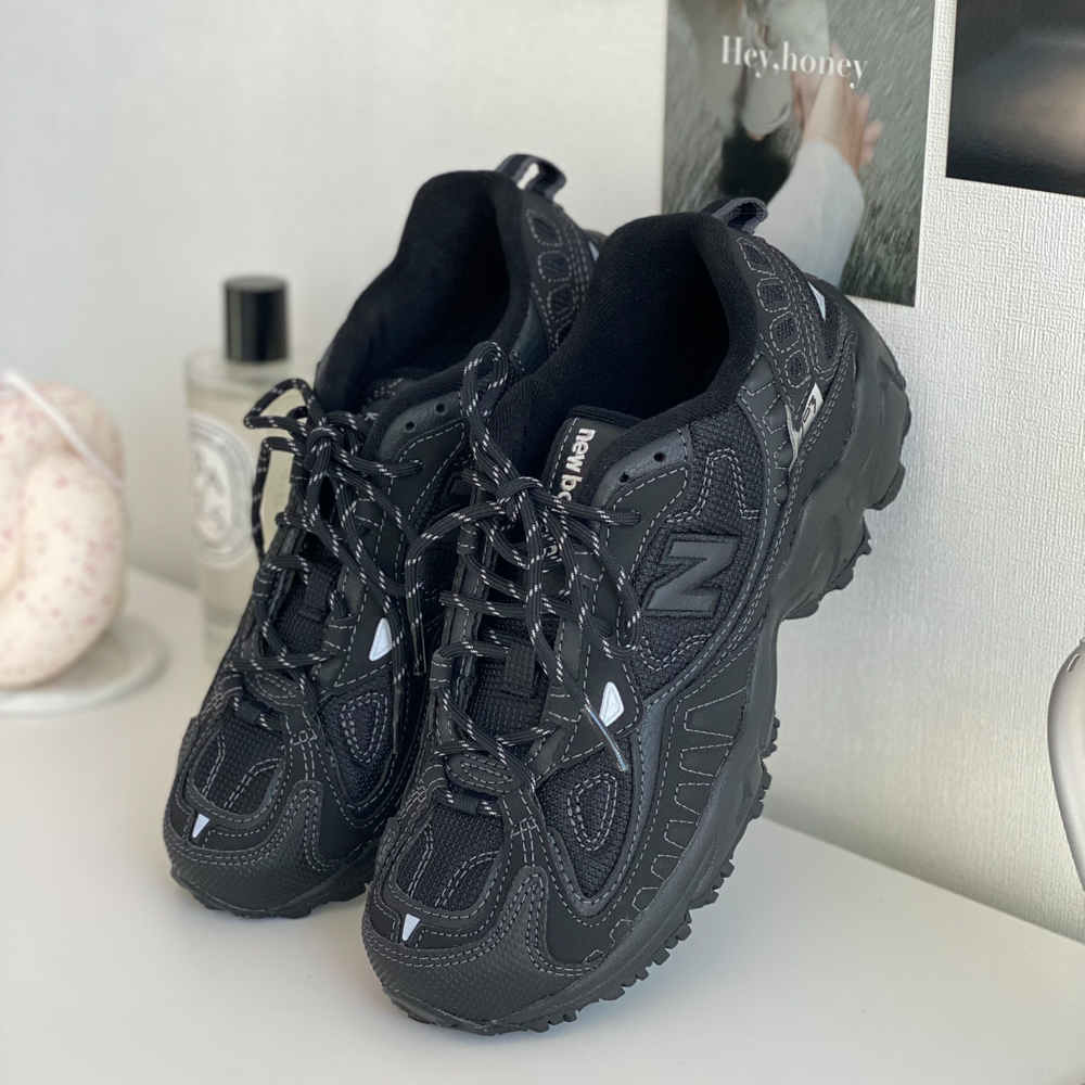 뉴발란스 703 트리플 블랙 트레일 2color