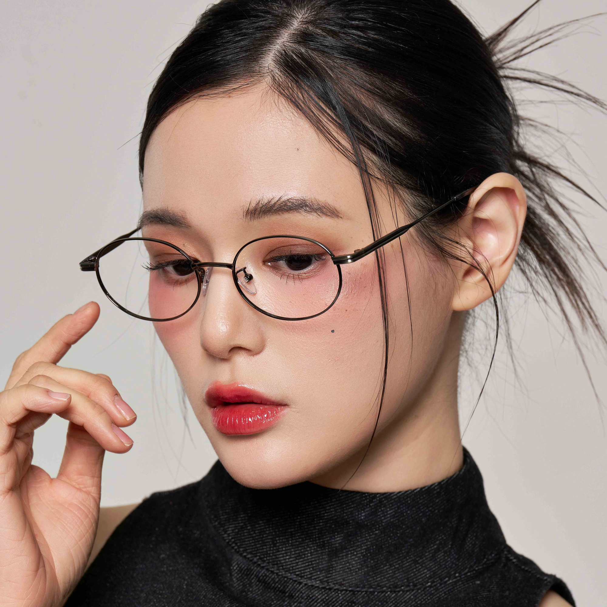 얼굴형에맞는 로즈골드 오벌형 라운드 금테 블루라이트차단 얇은 긱시크 안경 - 상세 이미지 3