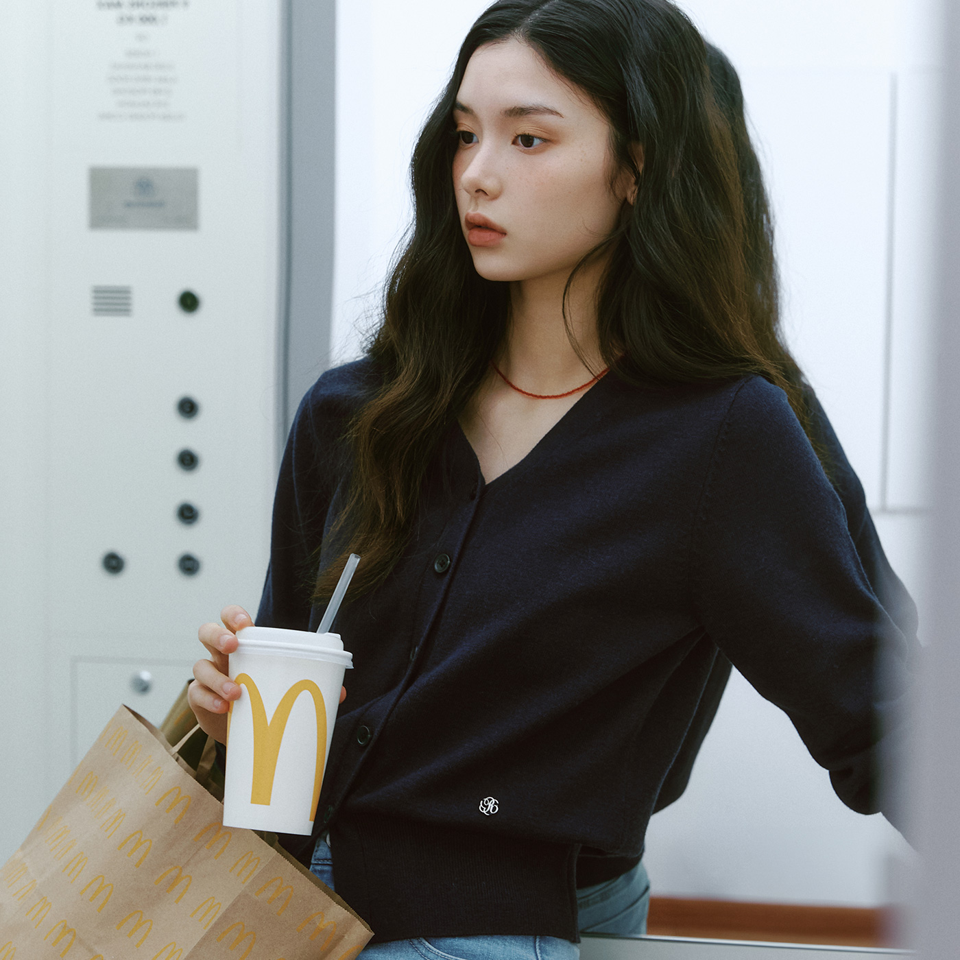 [N배송] 로엠 올데이 브이넥 가디건 RMCKF23R98 이미지 2