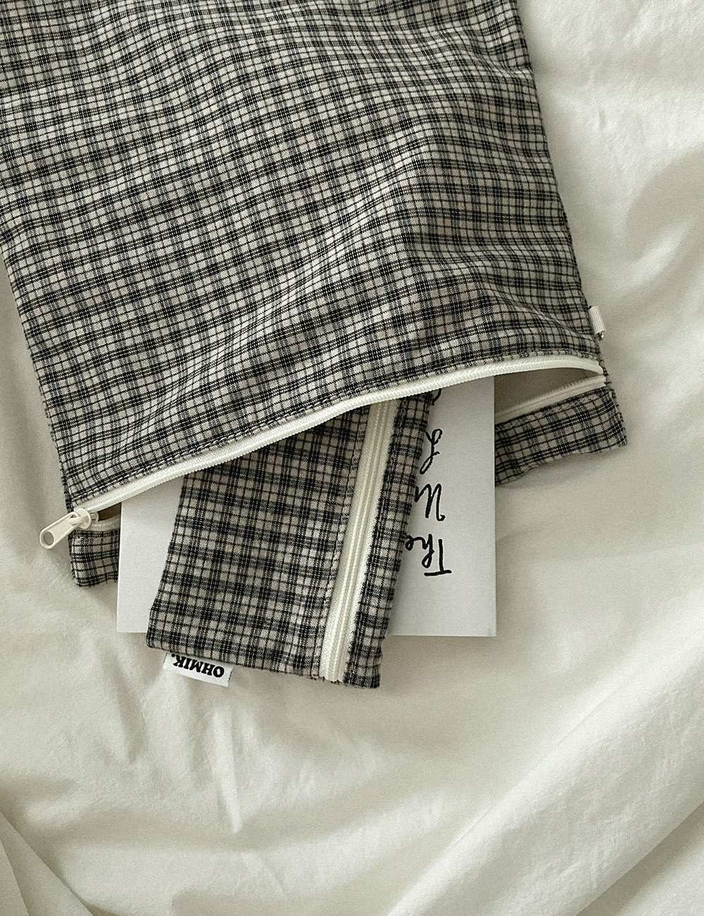 OHMIK. 아이패드 북파우치 11인치 블랙 체크 Black Check - 상세 이미지 2