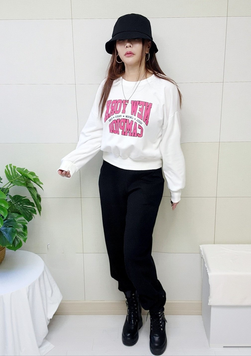 (국산/자체제작/당일발송) 뉴욕 크롭 맨투맨 티셔츠 30대여성 루즈핏 오버핏 레터링 - 상세 이미지 4