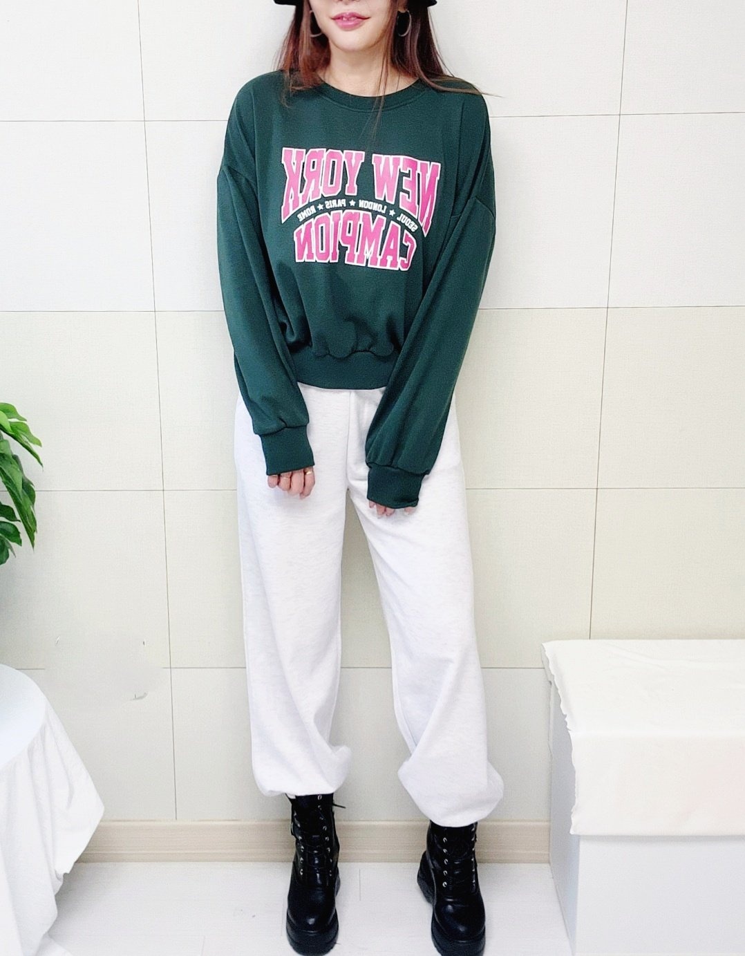 (국산/자체제작/당일발송) 뉴욕 크롭 맨투맨 티셔츠 30대여성 루즈핏 오버핏 레터링 - 상세 이미지 5