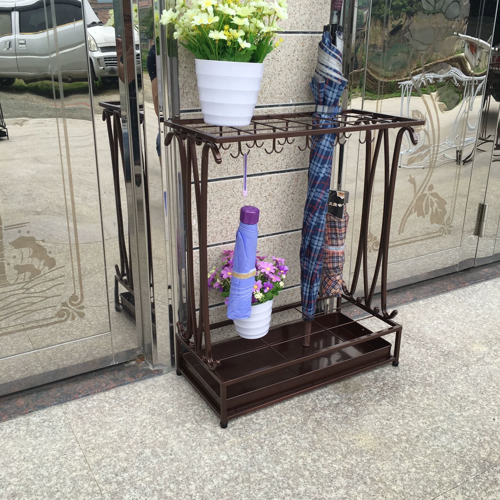 학교용 우산 꽂이 철제 업소용 반별 정리 카페 모던 우산꽂이 60cm 높이 10구 8걸이 블랙 - 상세 이미지 4