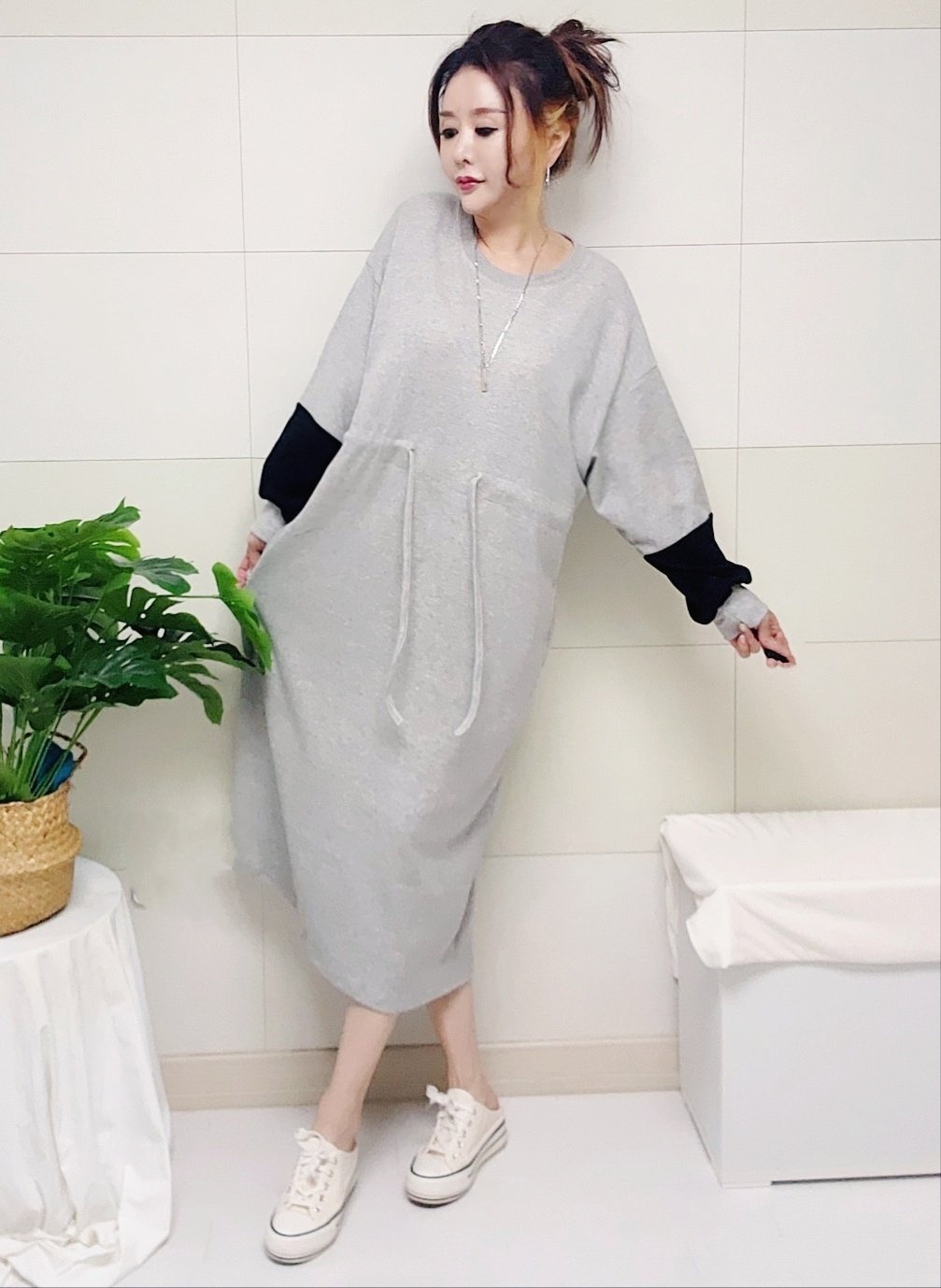 (국산/자체제작/당일발송) 소매 배색 허리끈 주머니 롱 원피스 20대 여성 루즈핏 - 메인 이미지