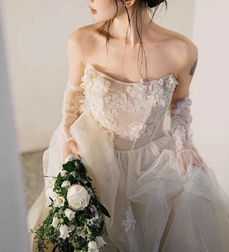 튜브탑 야외촬영 제주스냅 피로연 브라이덜샤워 스냅 촬영 꽃 자수 셀프웨딩드레스 - 상세 이미지 3
