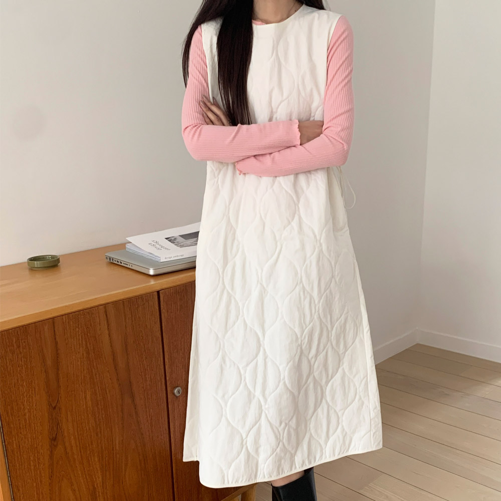 겨울 누빔 패딩 원피스 허리 스트링 퀼팅 조끼 롱원피스 뷔스티에 레이어드 검정 아이보리 - 상세 이미지 2