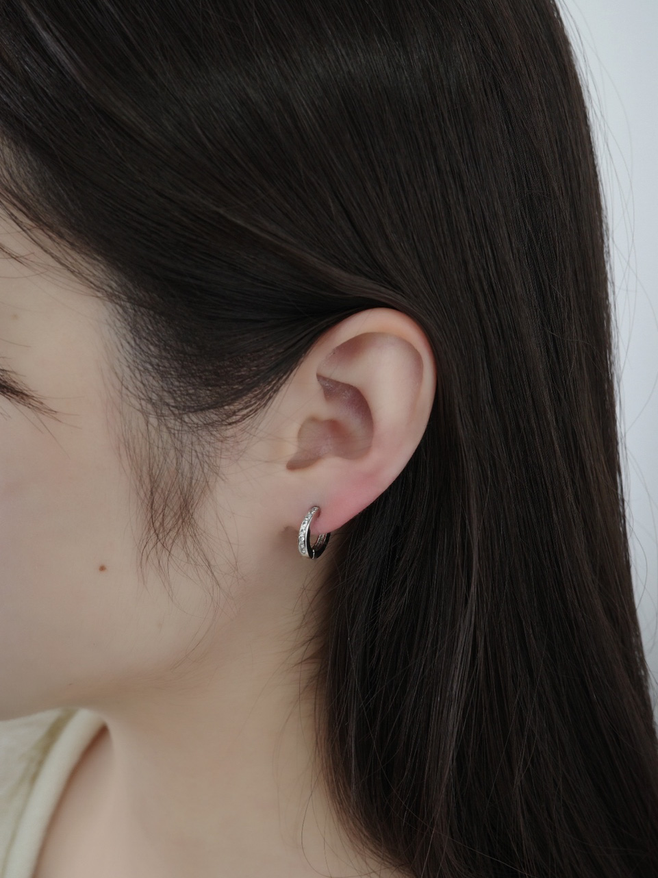 지티 귀찌 알러지없는 이어커프 큐빅 귀안뚫는 귀걸이 글로우 제로터치